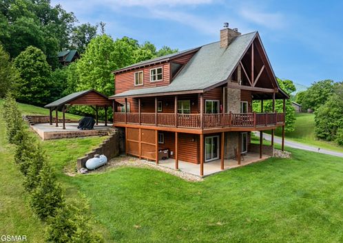 3391 Clear Valley Drive