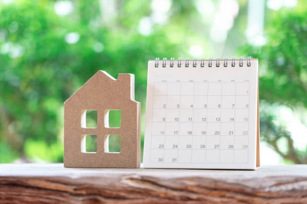 Calendar with home selling date circled to show best month to sell a house in Alabama