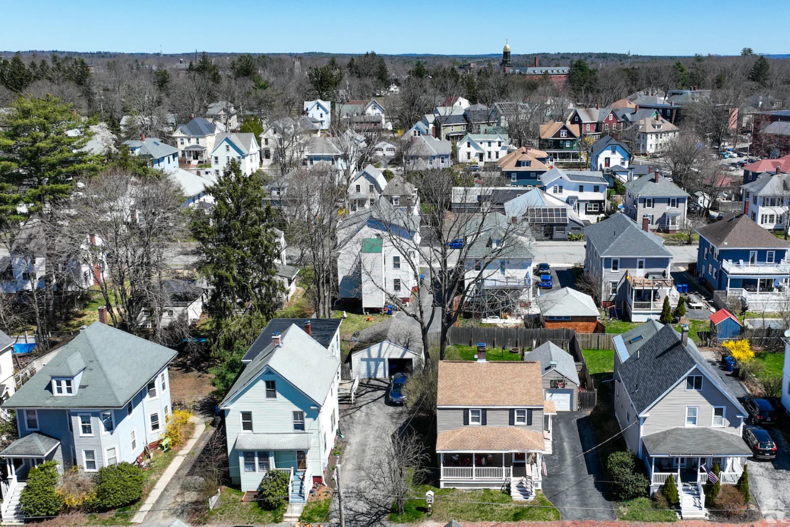 Daily mortgage rates dip to 5.99% header image.