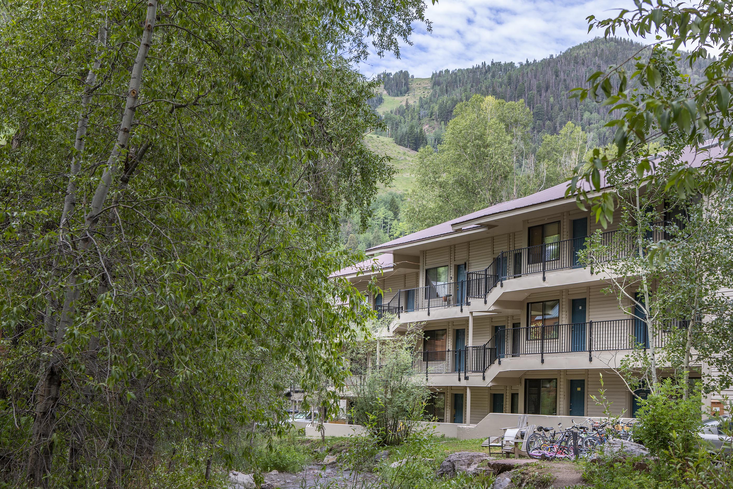 Teddy Lists Boomerang Village Condo header image.