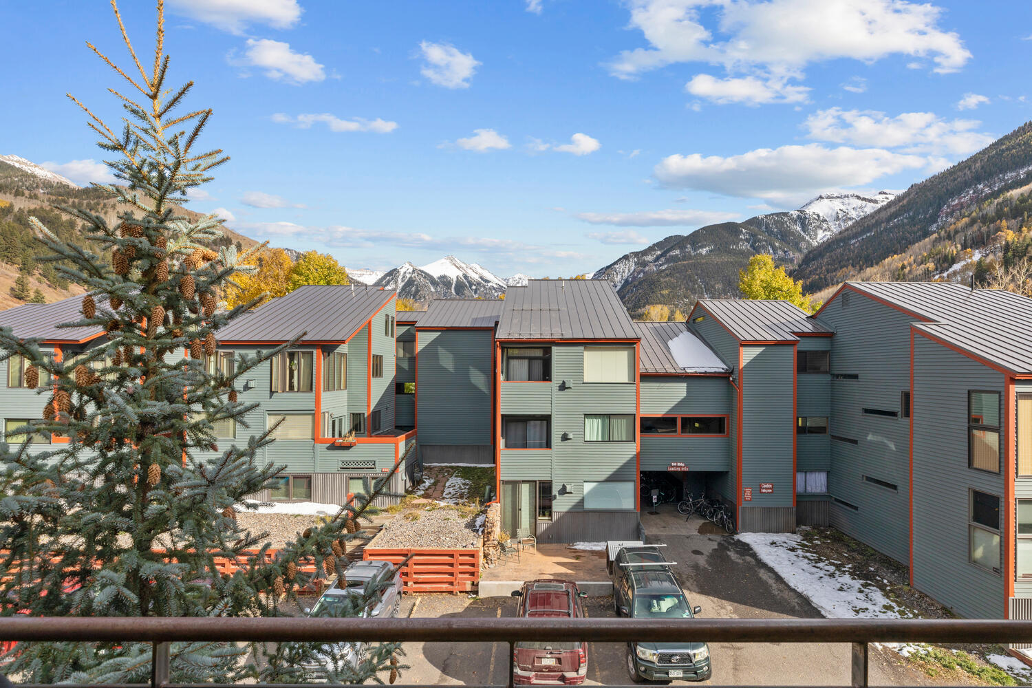 Telluride October 2021 Market Report header image.
