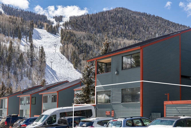 Telluride Lodge 322- Price Reduced header image.