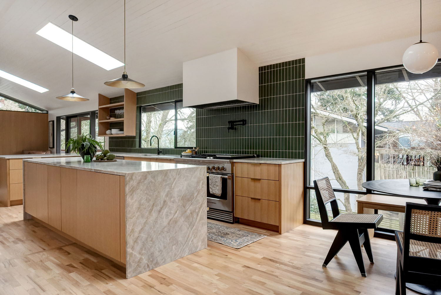 Bright modern kitchen in a Pacific Northwest home representing Eastside Seattle real estate