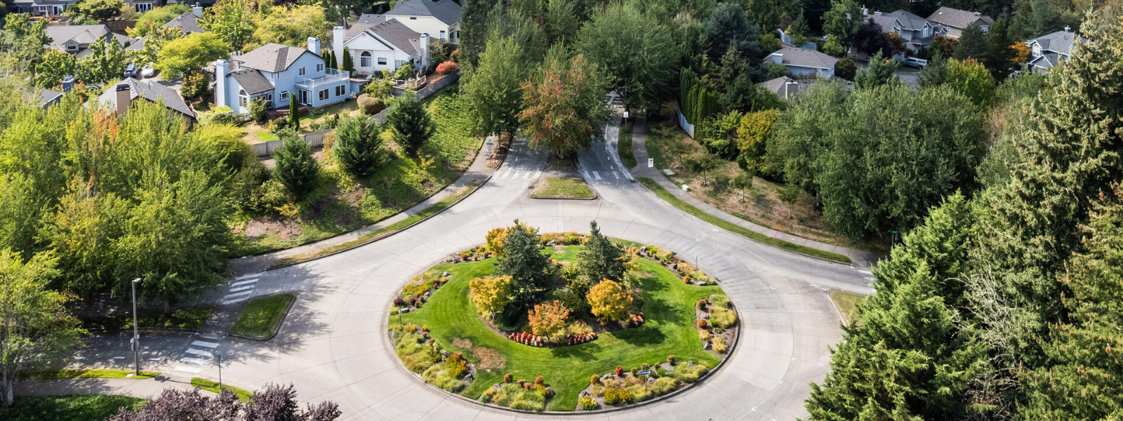 House Hunting Tips: How To Find Your Ideal Community header image.