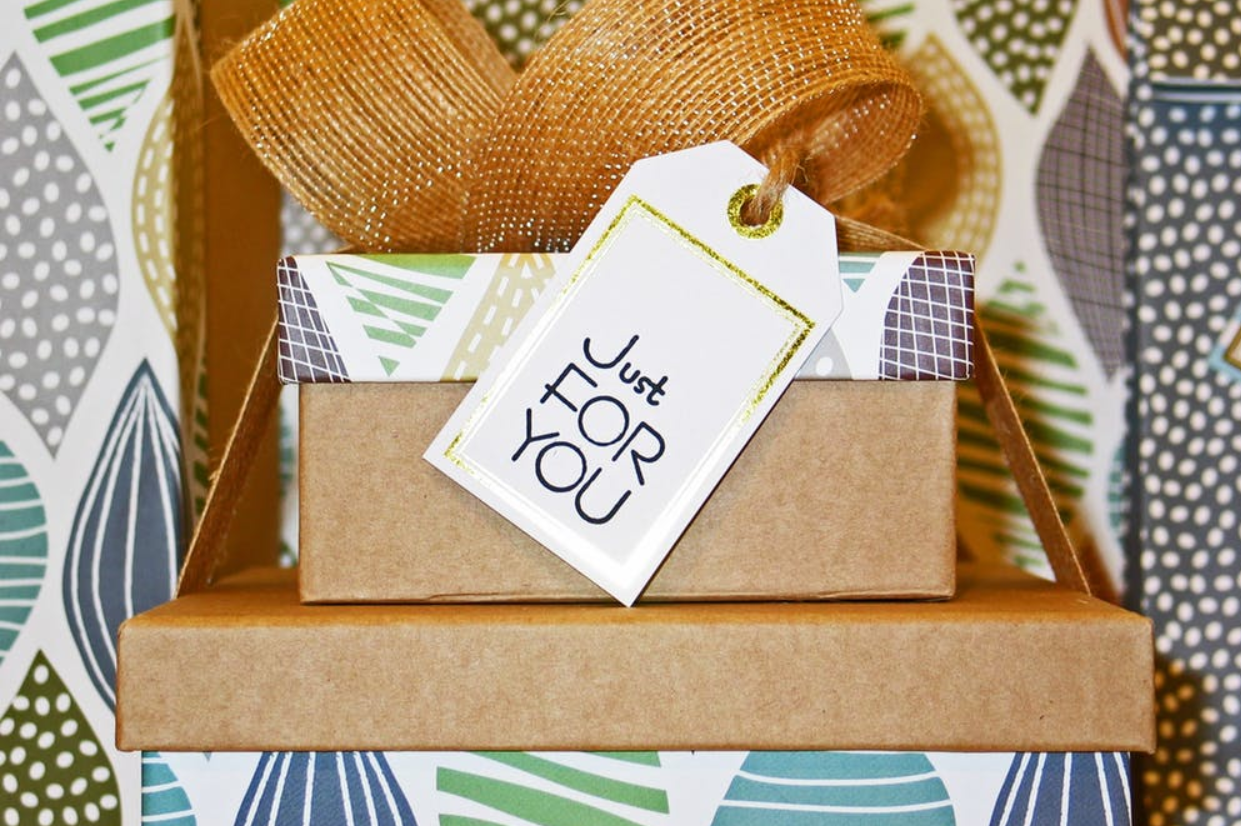 Stellar Tips For Selling Your Home During The Holidays header image.