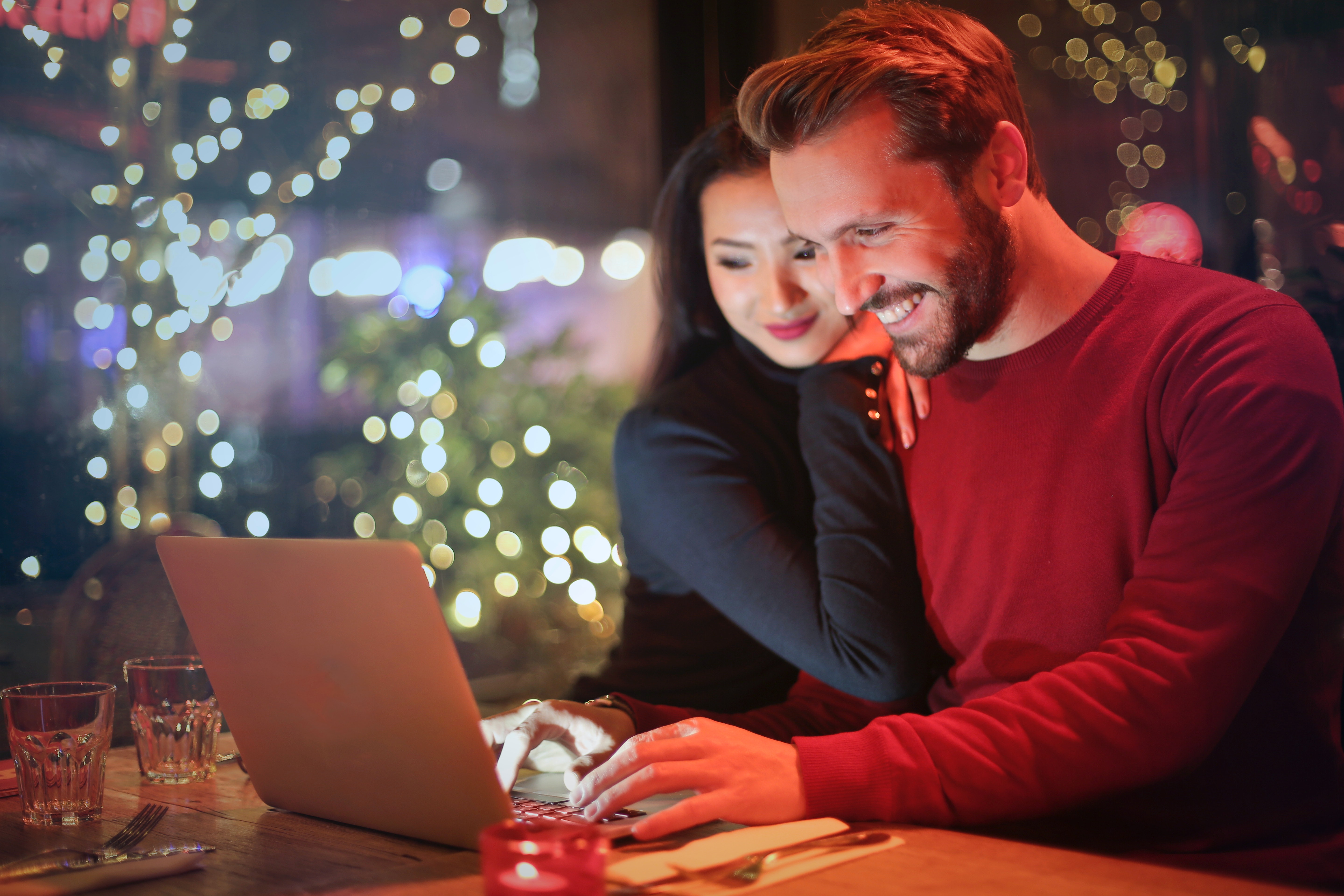10 Virtual Gifts For Holiday Procrastinators! header image.