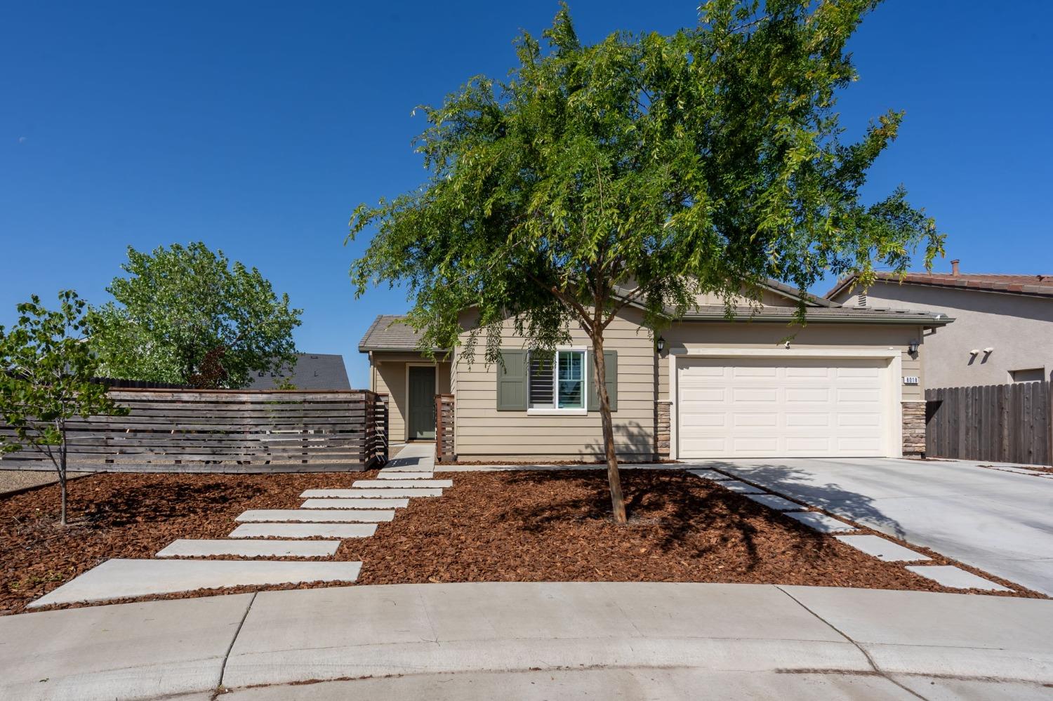 8018 Cabo Villa Ct header image.