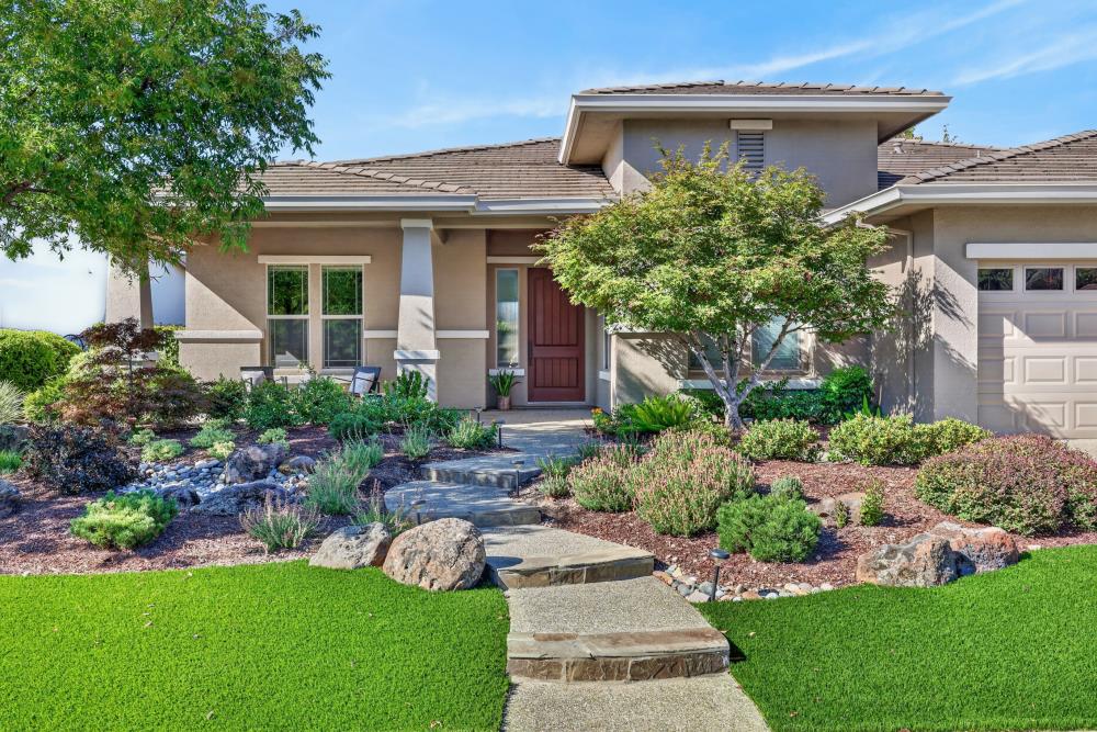 2462 Loon Lake Ln header image.