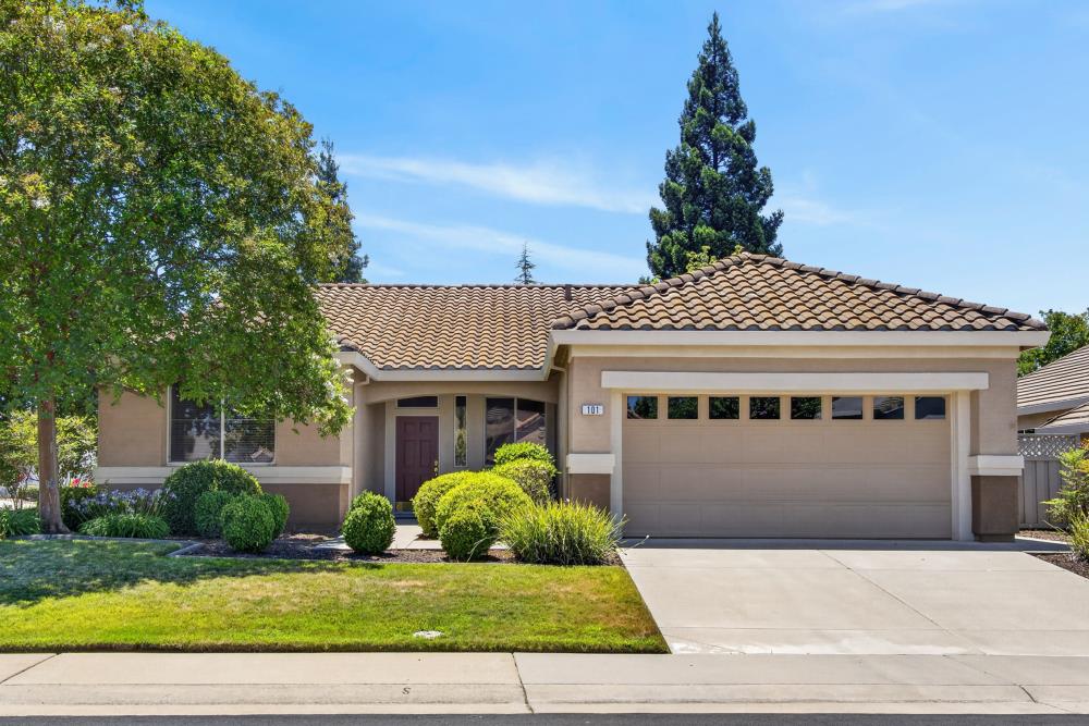 101 Southern Cross Ct header image.