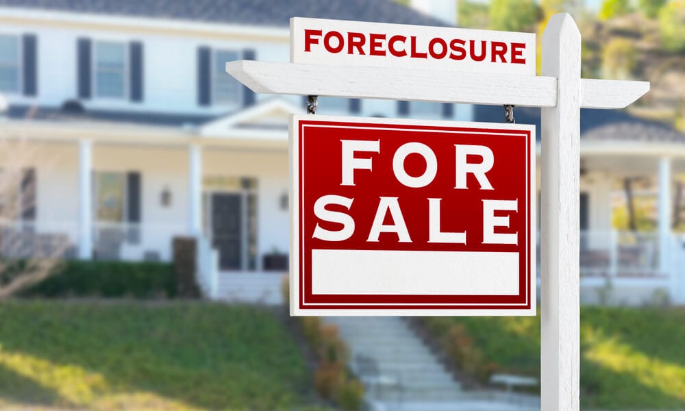 Should you Buy a Foreclosure? header image.