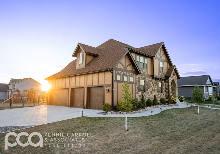 Five must-do's to sell your home the right way. header image.