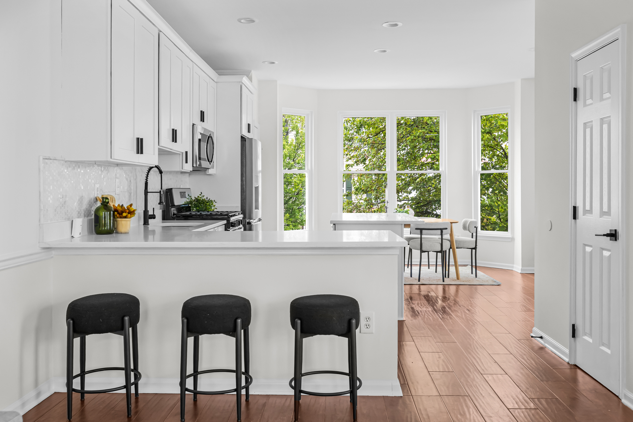kingstowne-alexandria-townhome-kitchen