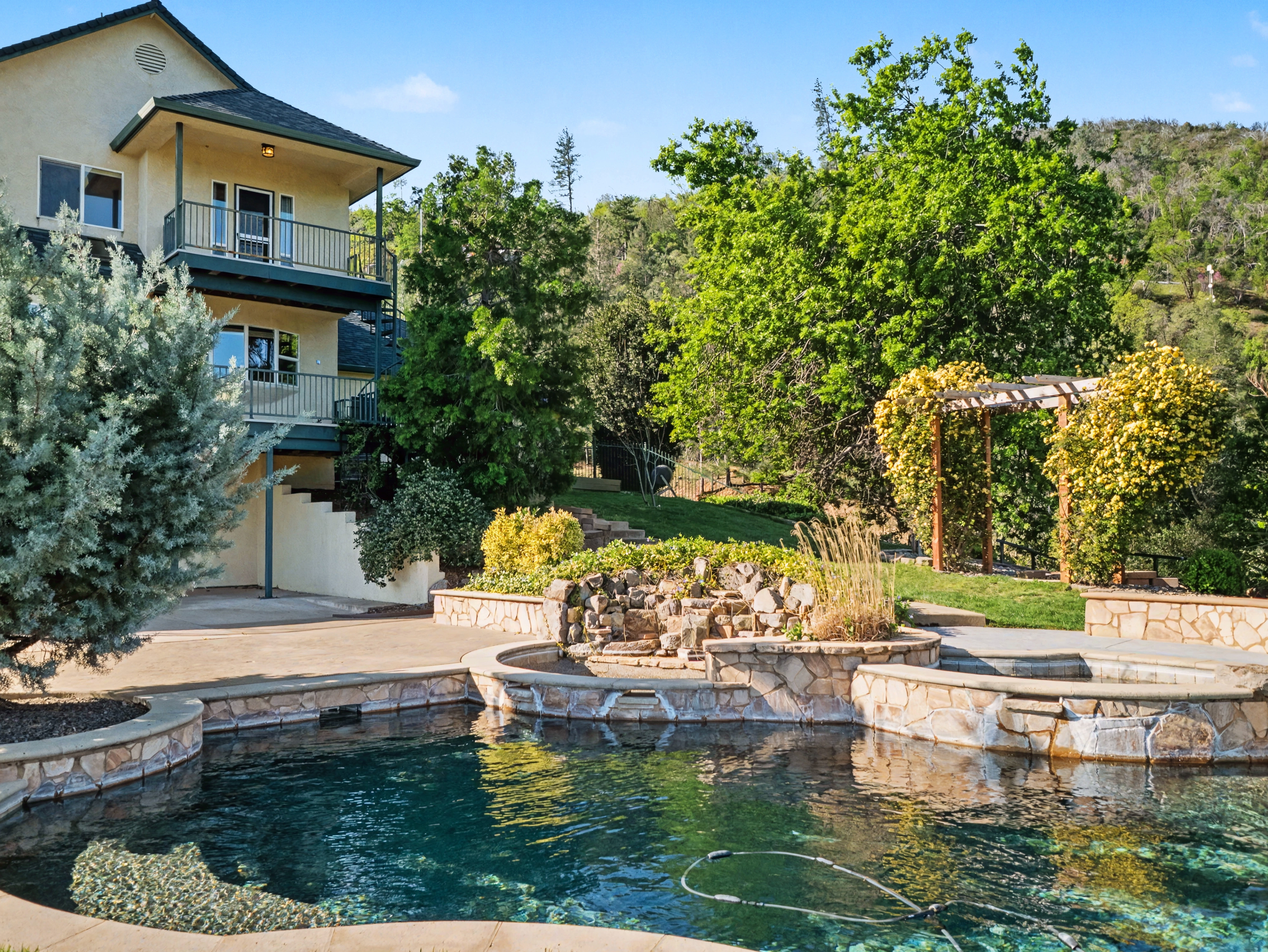 pool-15223-ledgewood-drive-redding-ca