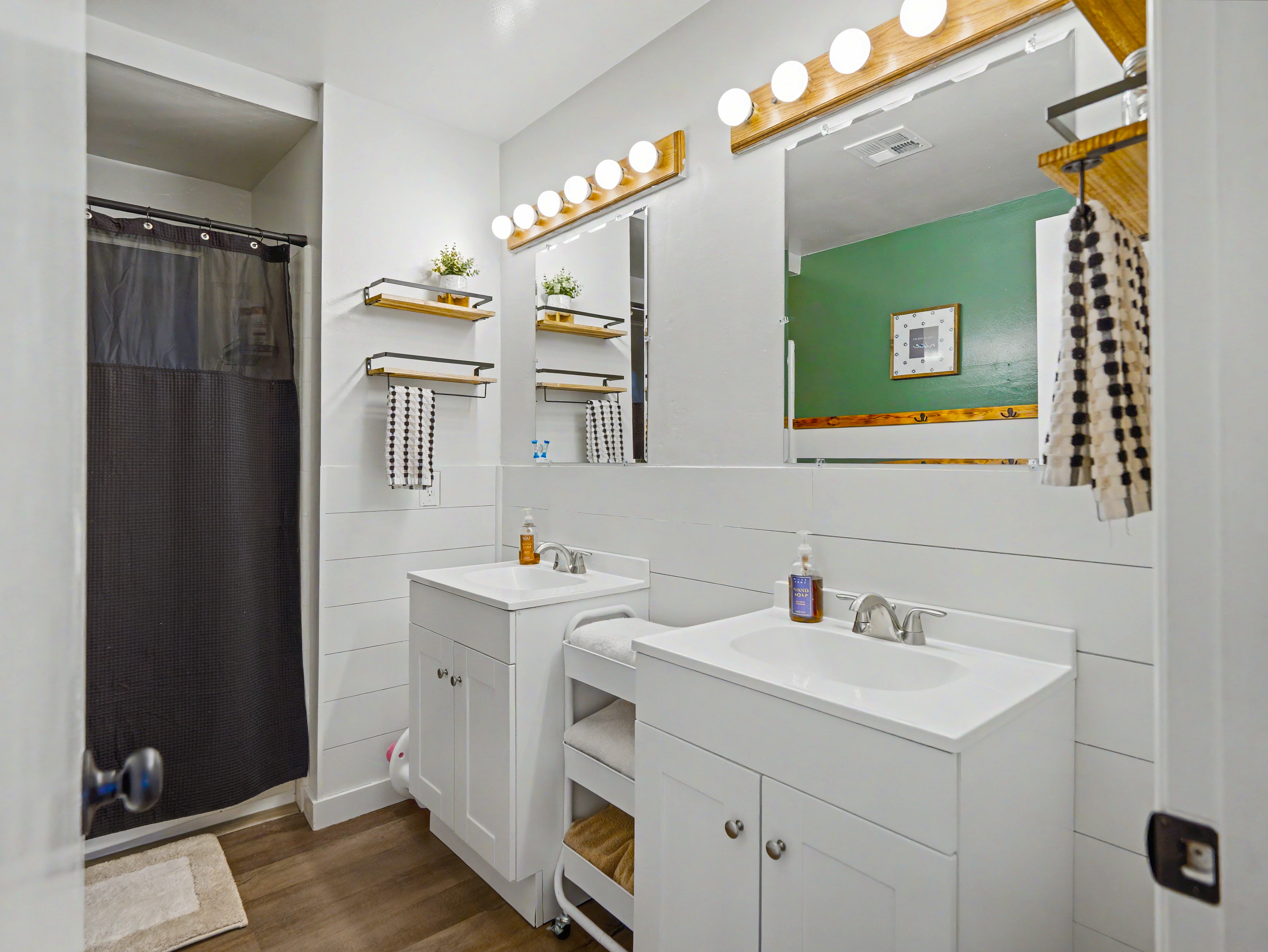 bath2-1005-grissom-ct-redding-ca