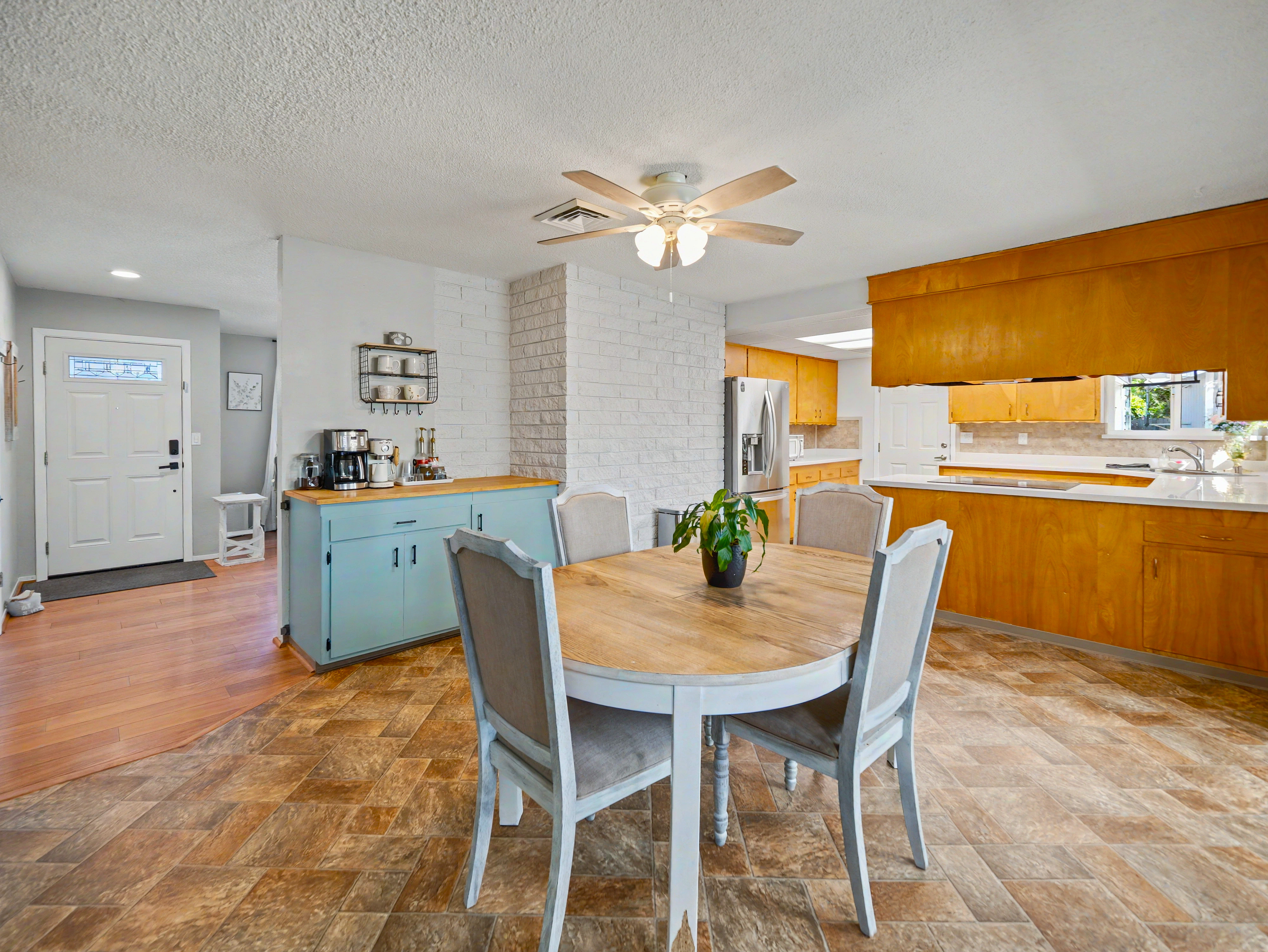 dining-room-1005-grissom-ct-redding-ca