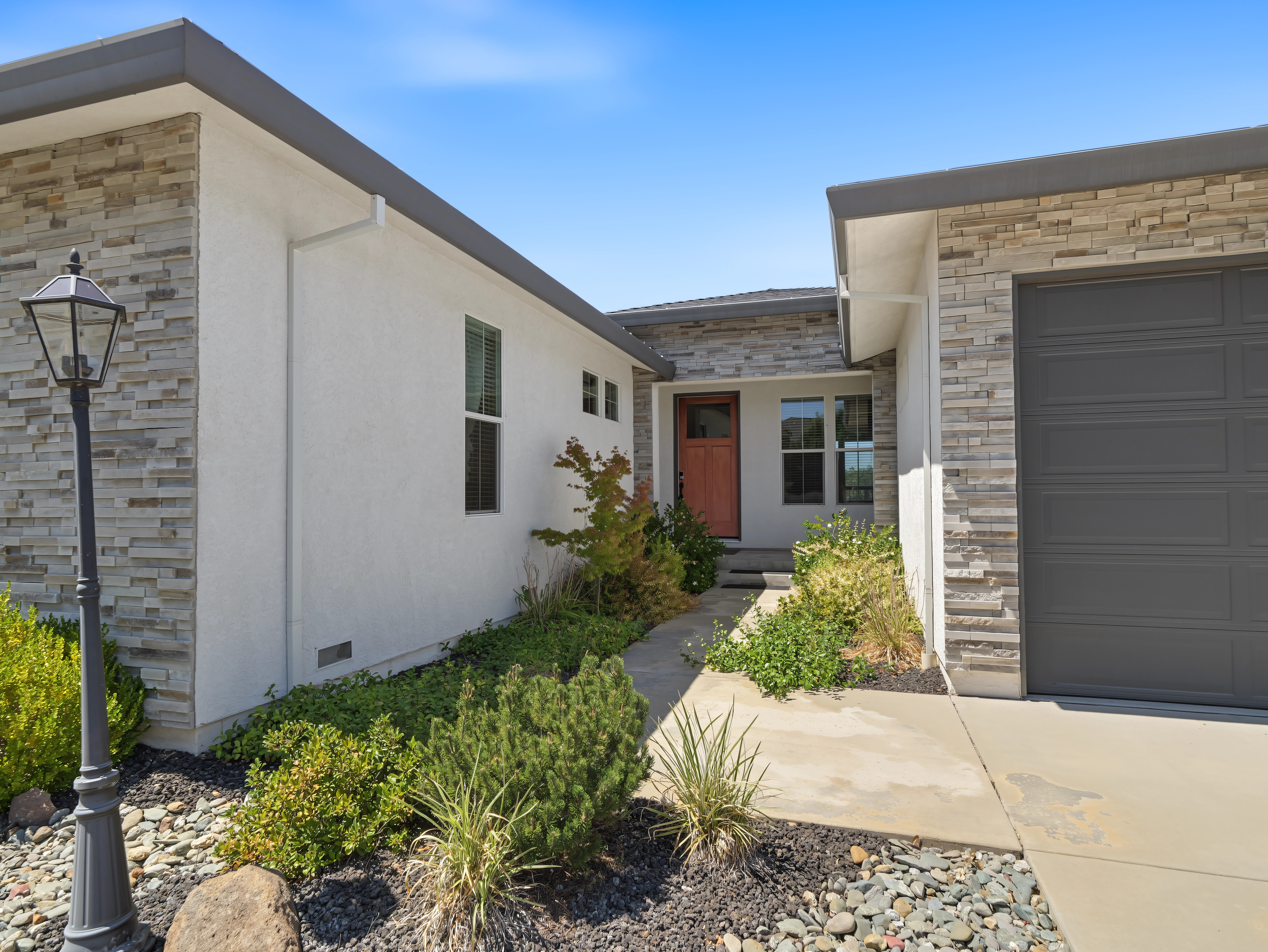 650_mill_valley_pkwy_redding_ca_front