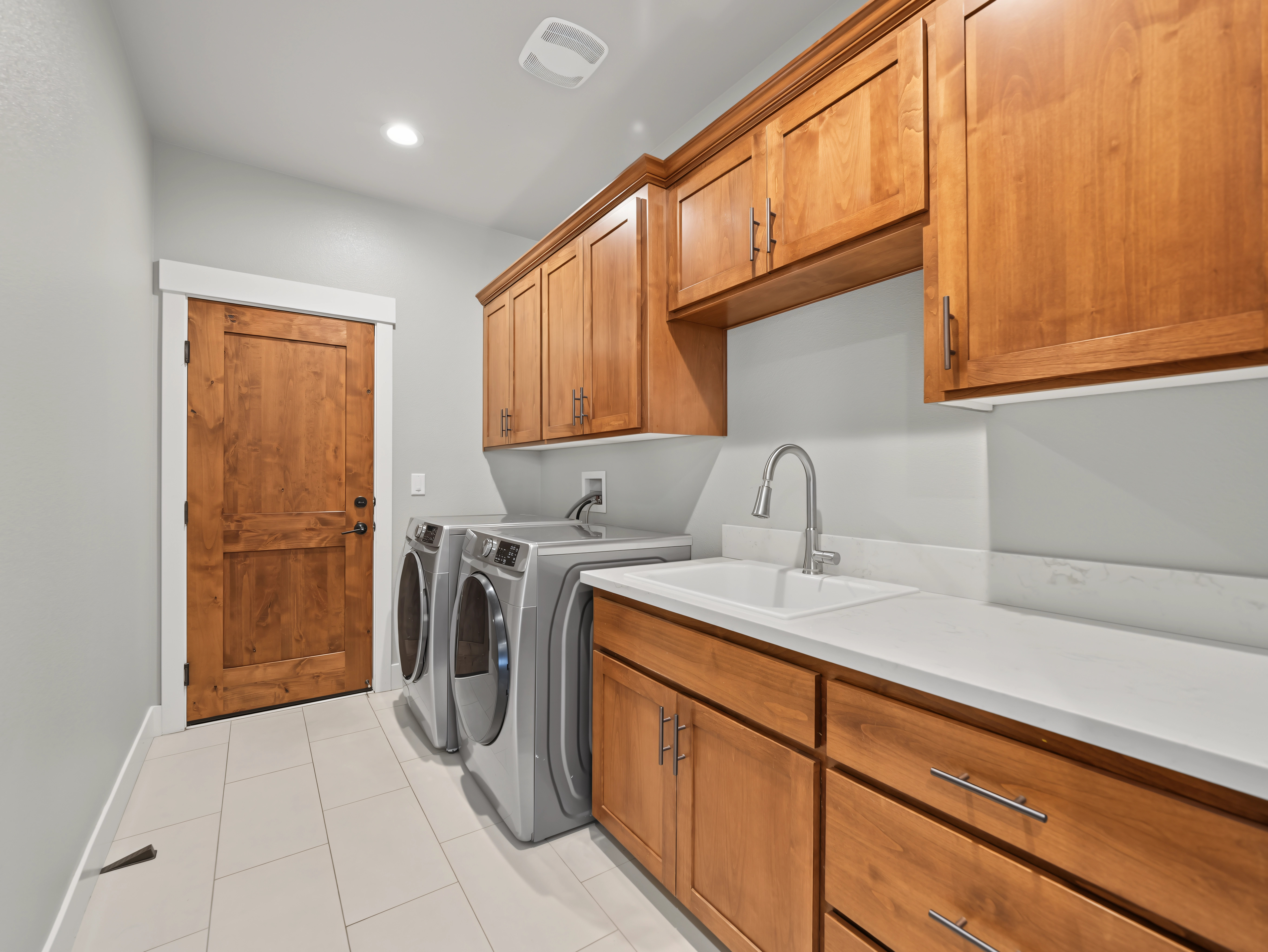 650_mill_valley_pkwy_redding_ca_laundry_room