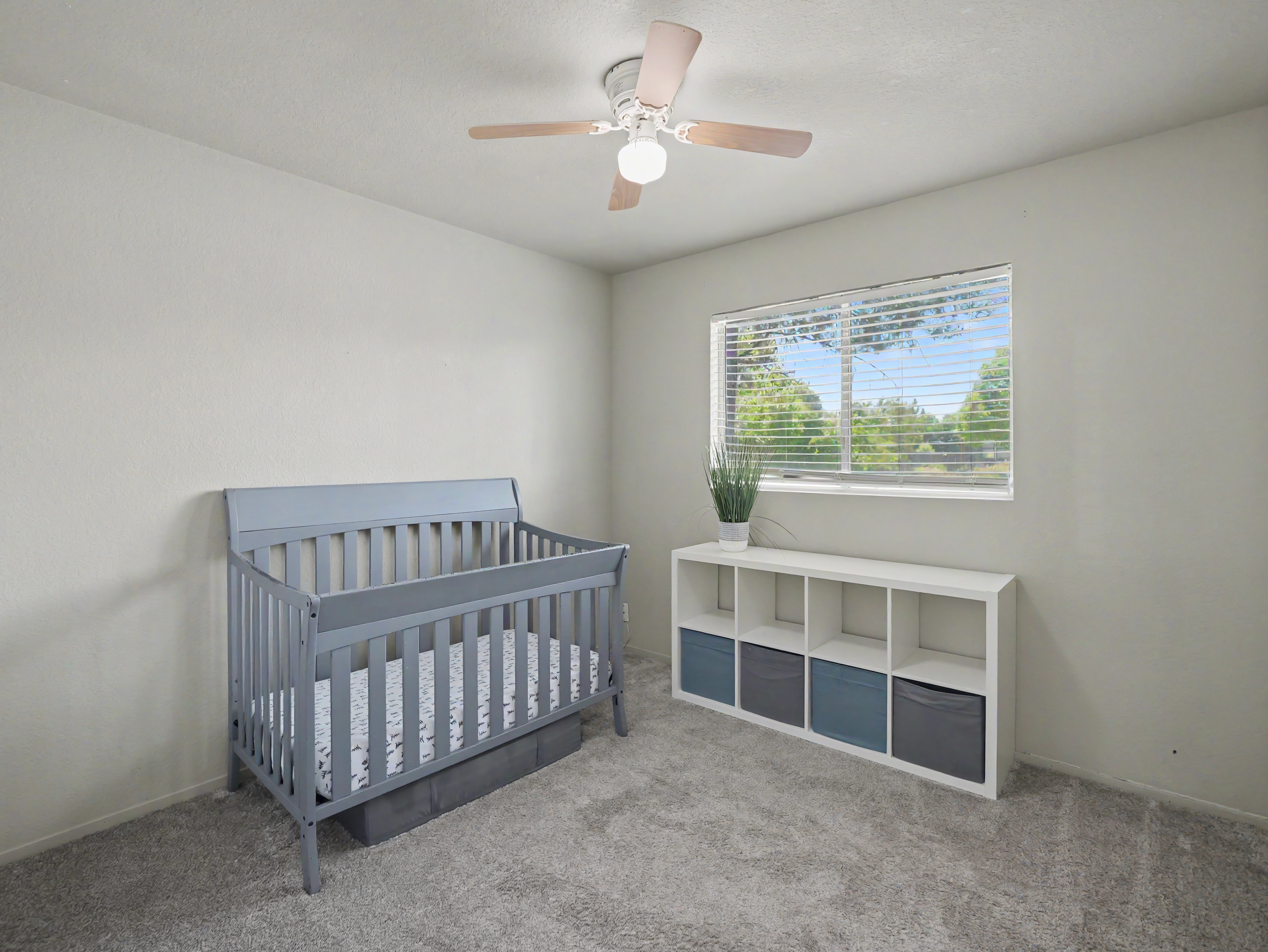 861_redwood_blvd_redding_ca_bedroom_2