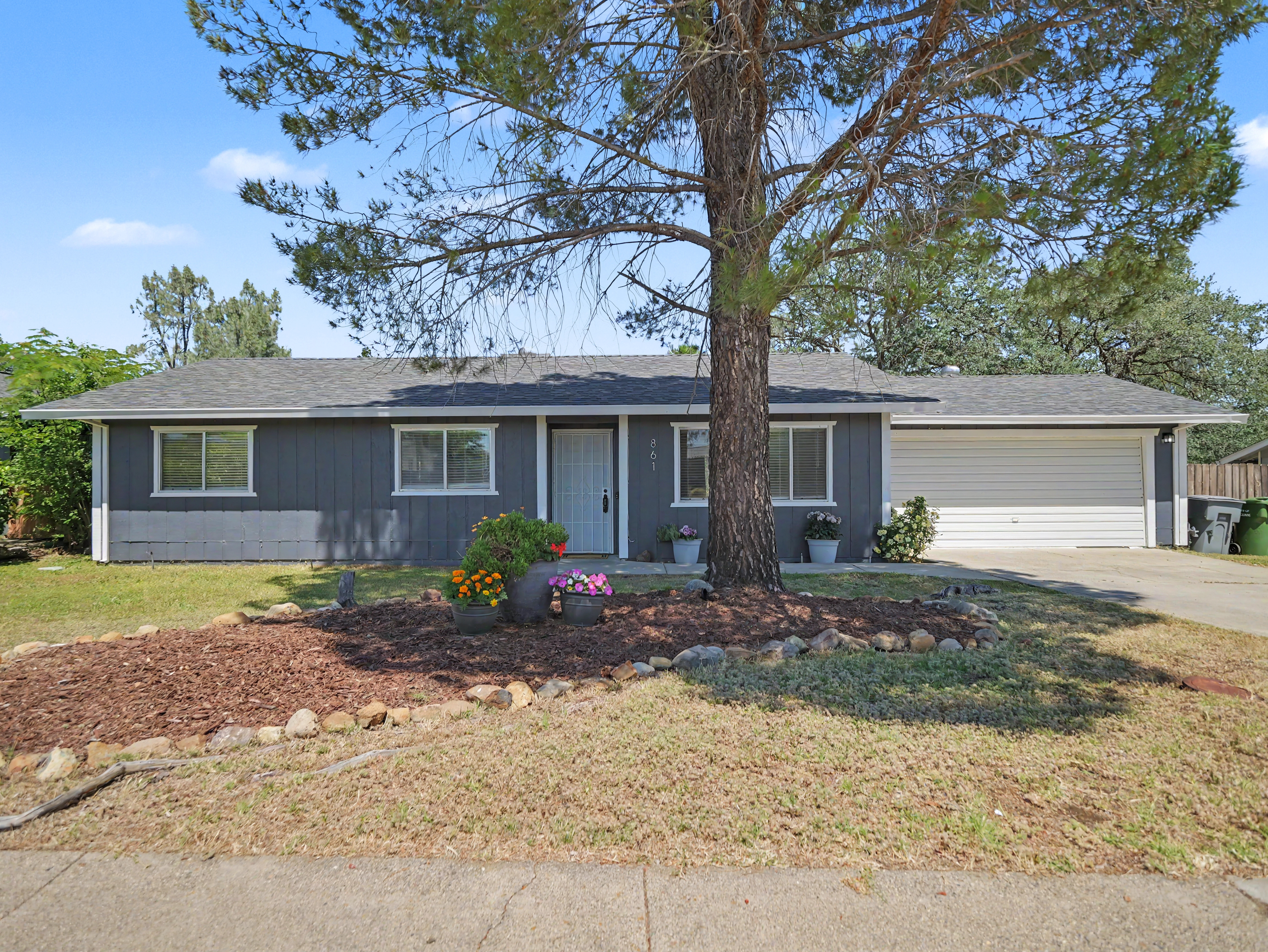 861_redwood_blvd_redding_ca