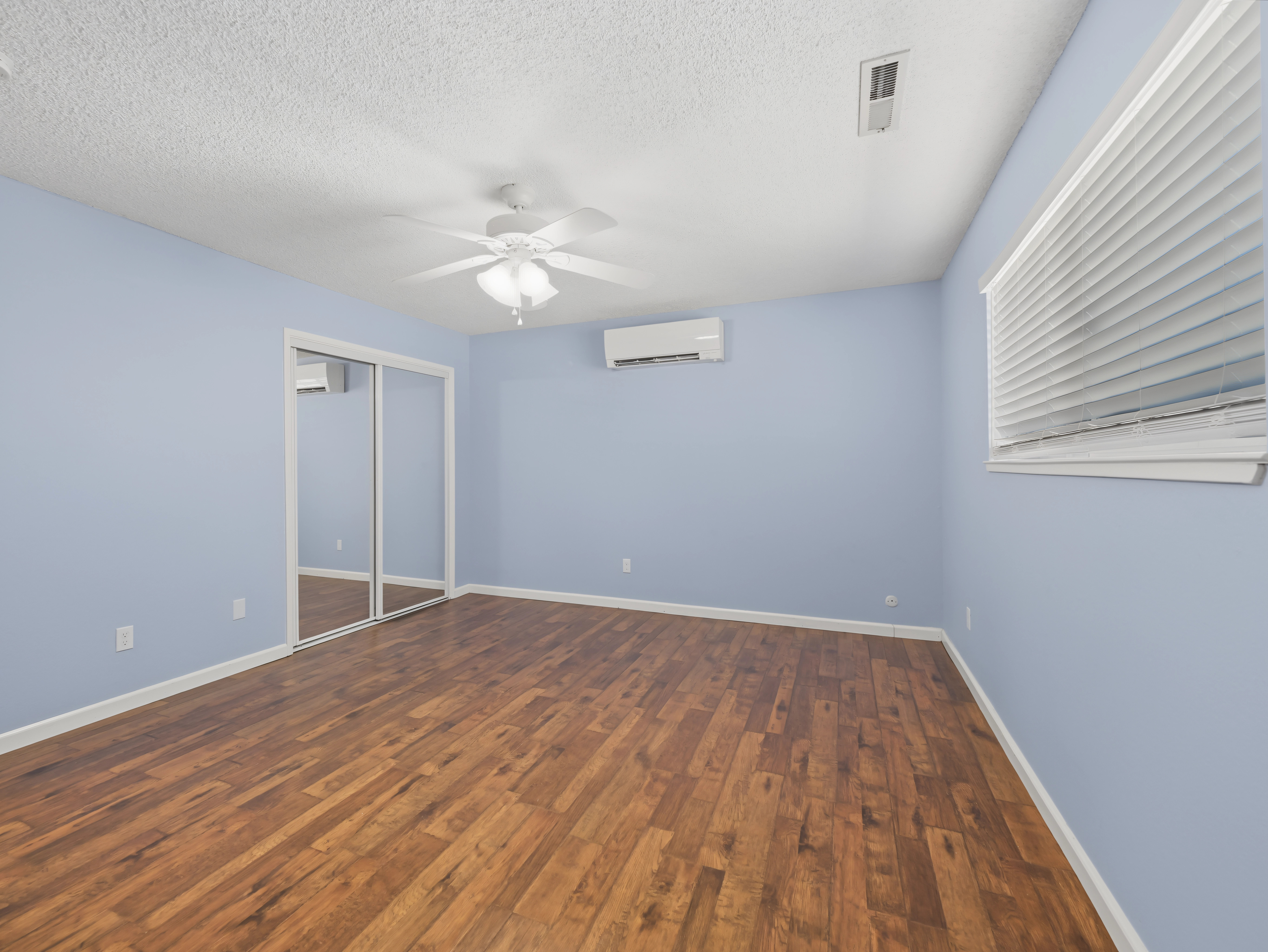 1424_Calexico_Drive_Redding_CA_bedroom_3