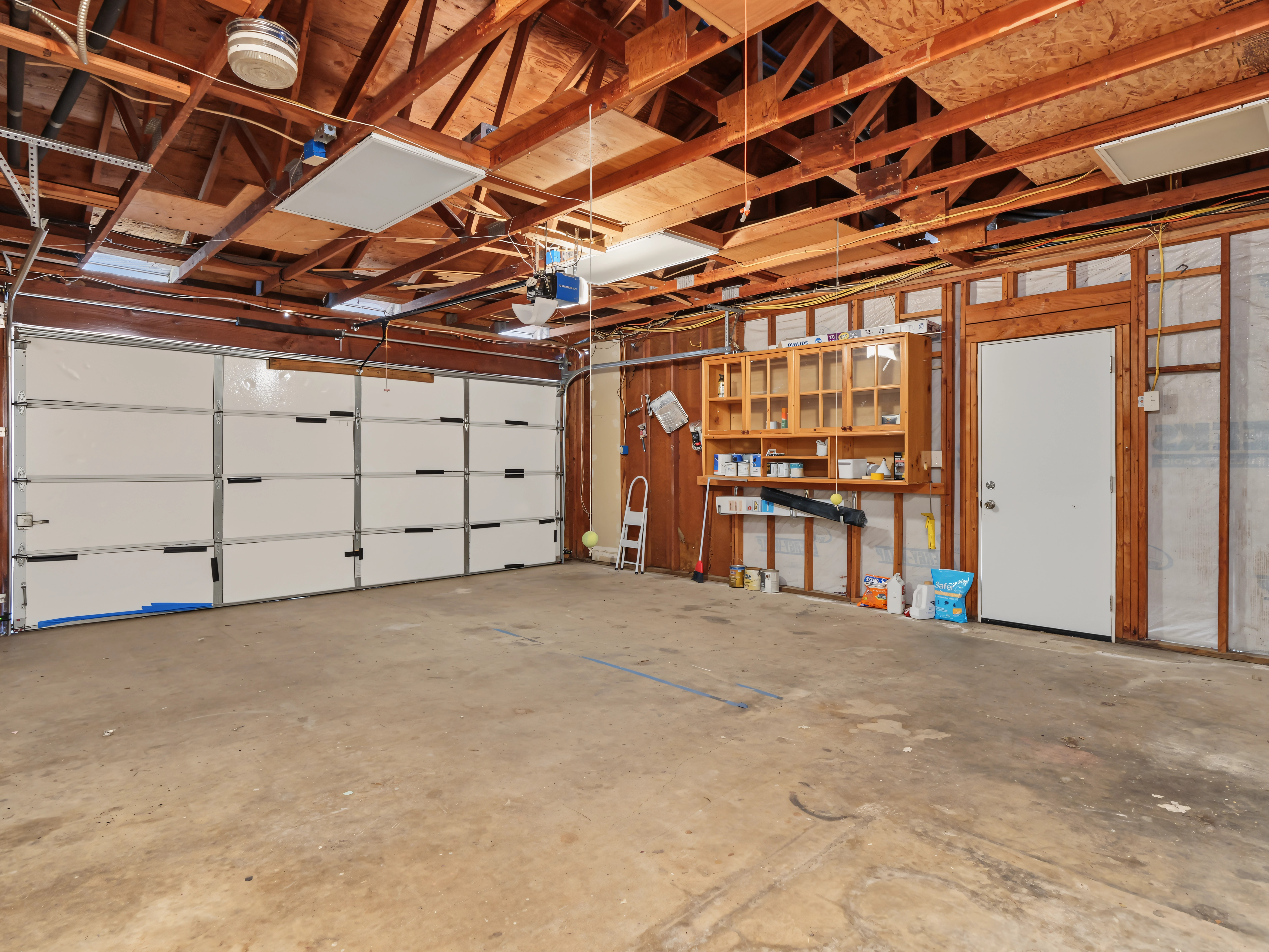 1424_Calexico_Drive_Redding_CA_garage