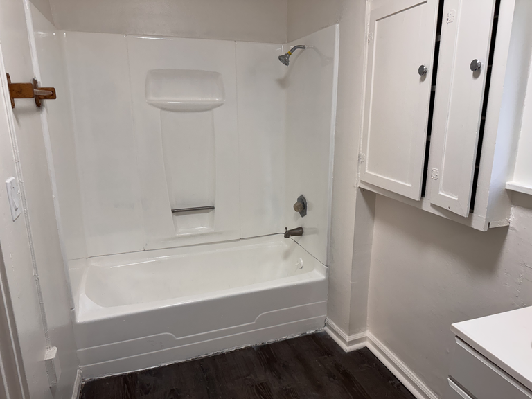 1785_brigman_street_anderson_ca_bathroom