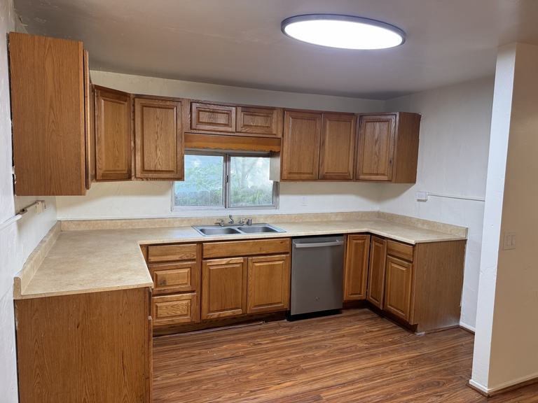 1785_brigman_street_anderson_ca_kitchen