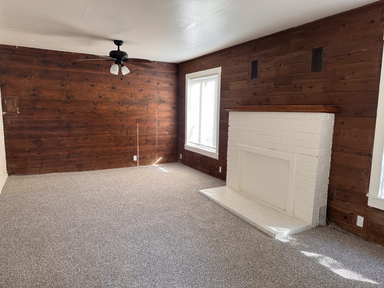 1785_brigman_street_anderson_ca_livingroom