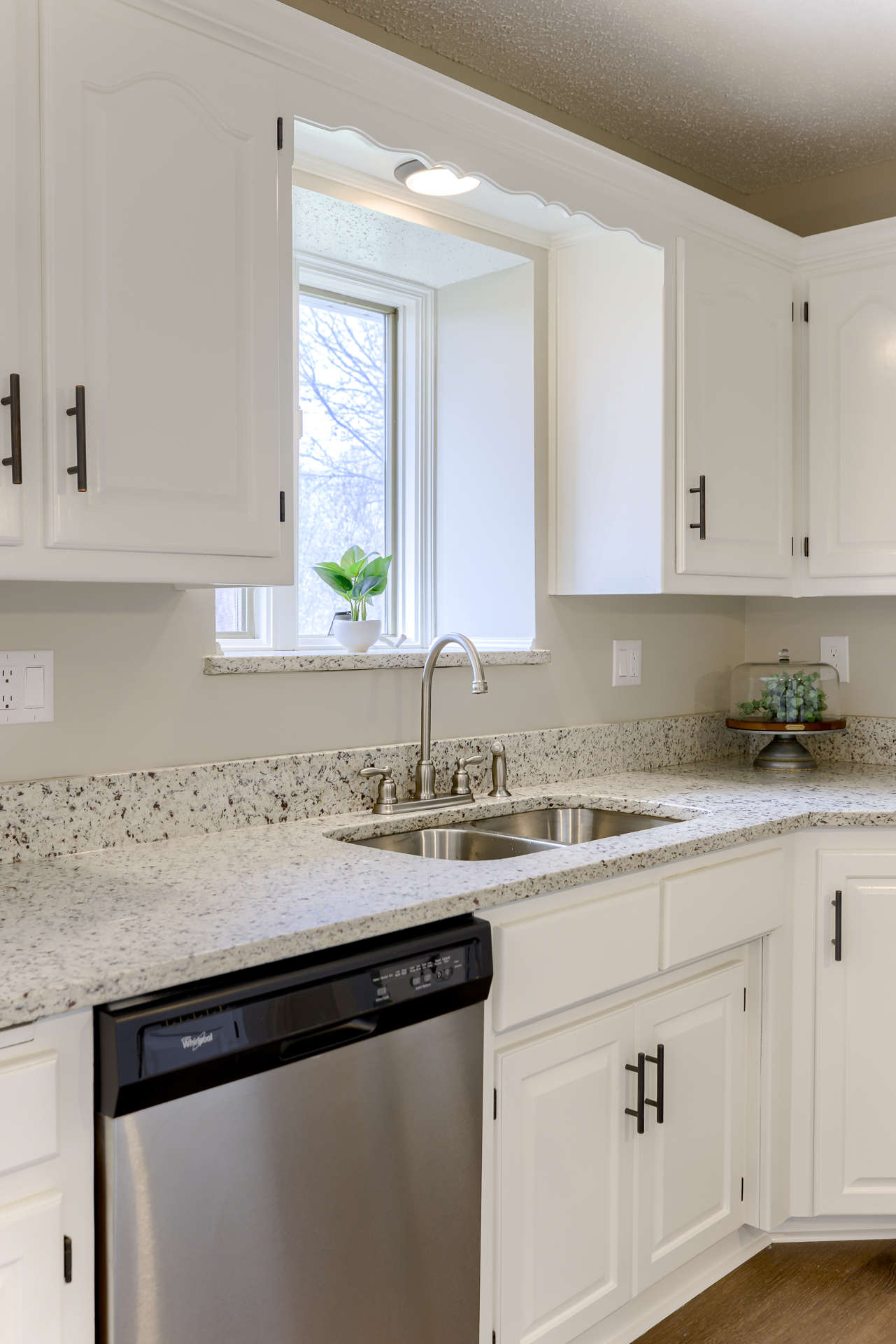 Top Home Staging Mistakes That Can Turn Buyers Off header image.
