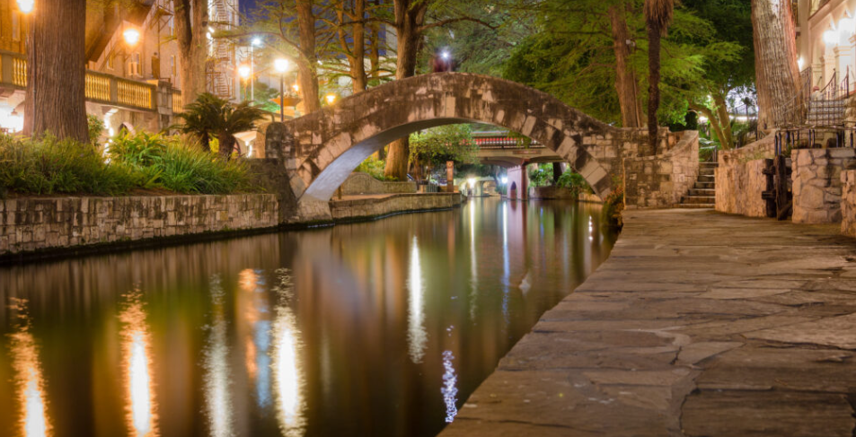 Downtown San Antonio Real Estate Guide: Homes, Condos, and Townhomes for Sale header image.