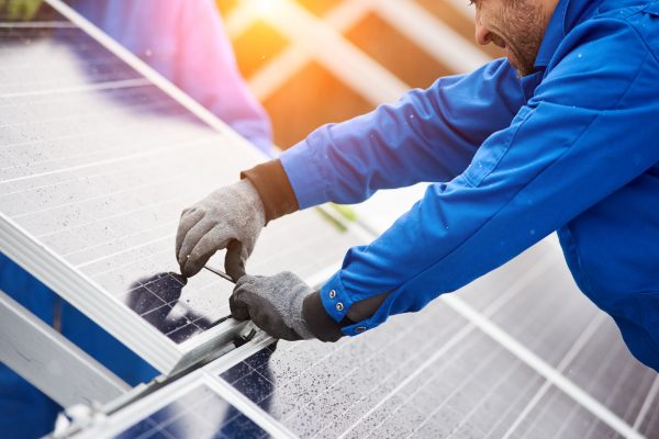 Do solar panels add value to a home? header image.