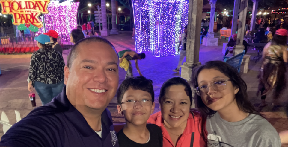 Six Flags Fiesta TX Holiday in the Park121022 header image.