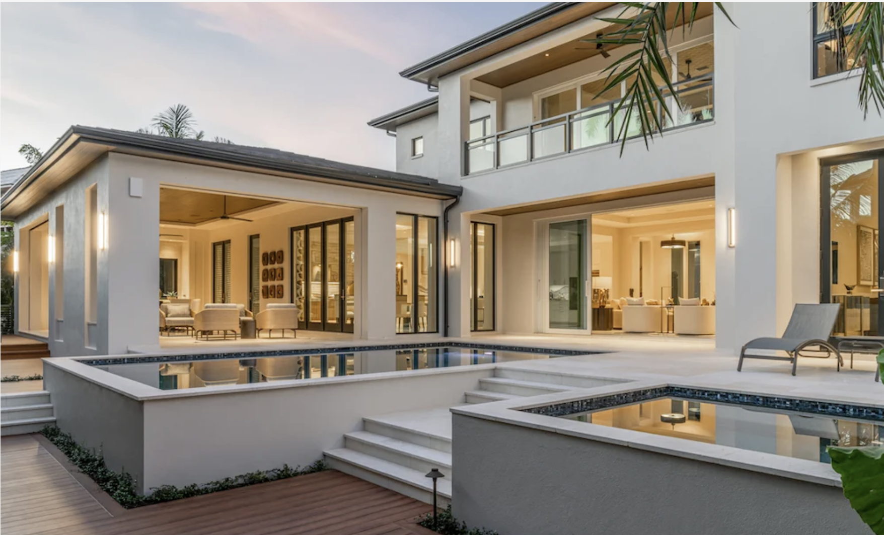 🏡 Inside the 2025 Luxury Real Estate Market header image.