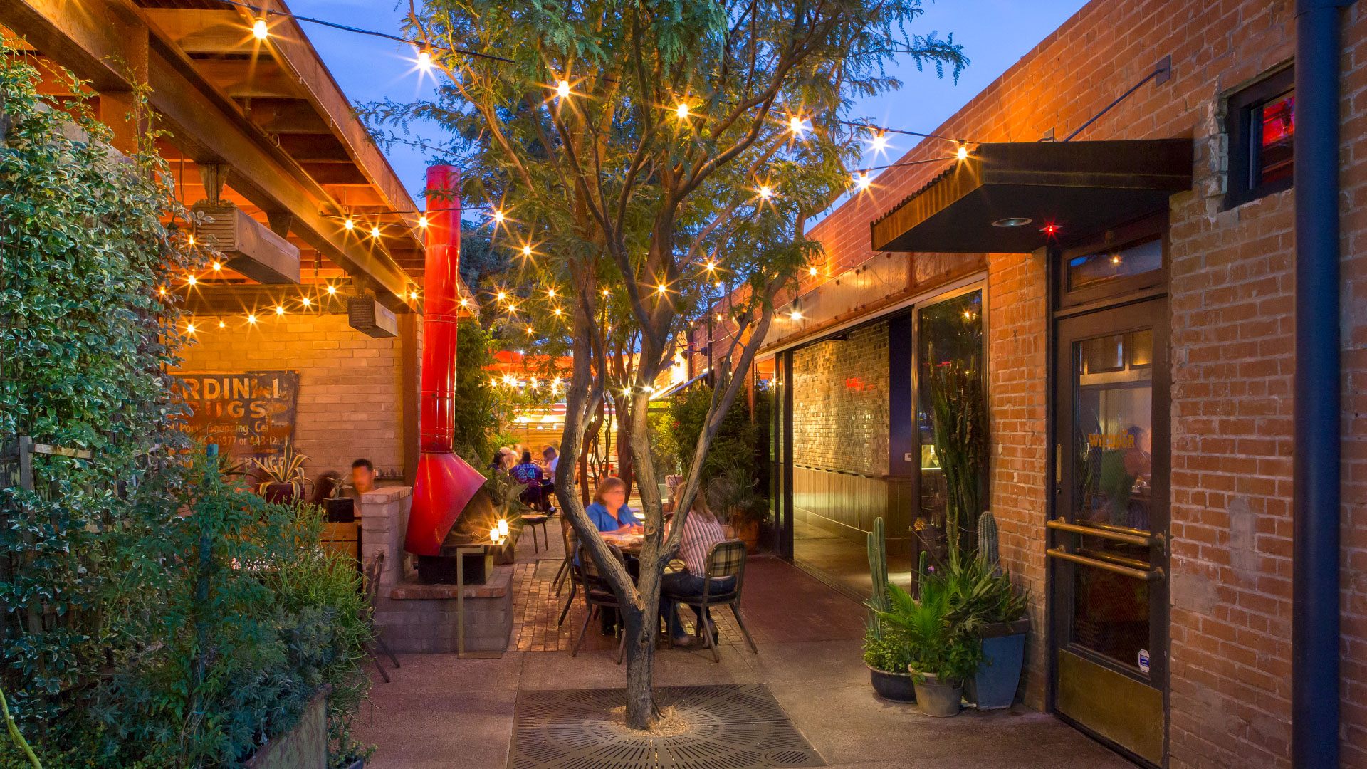 Moving to Central Phoenix, Arizona: Your Complete Guide to Homes, Dining & Lifestyle header image.