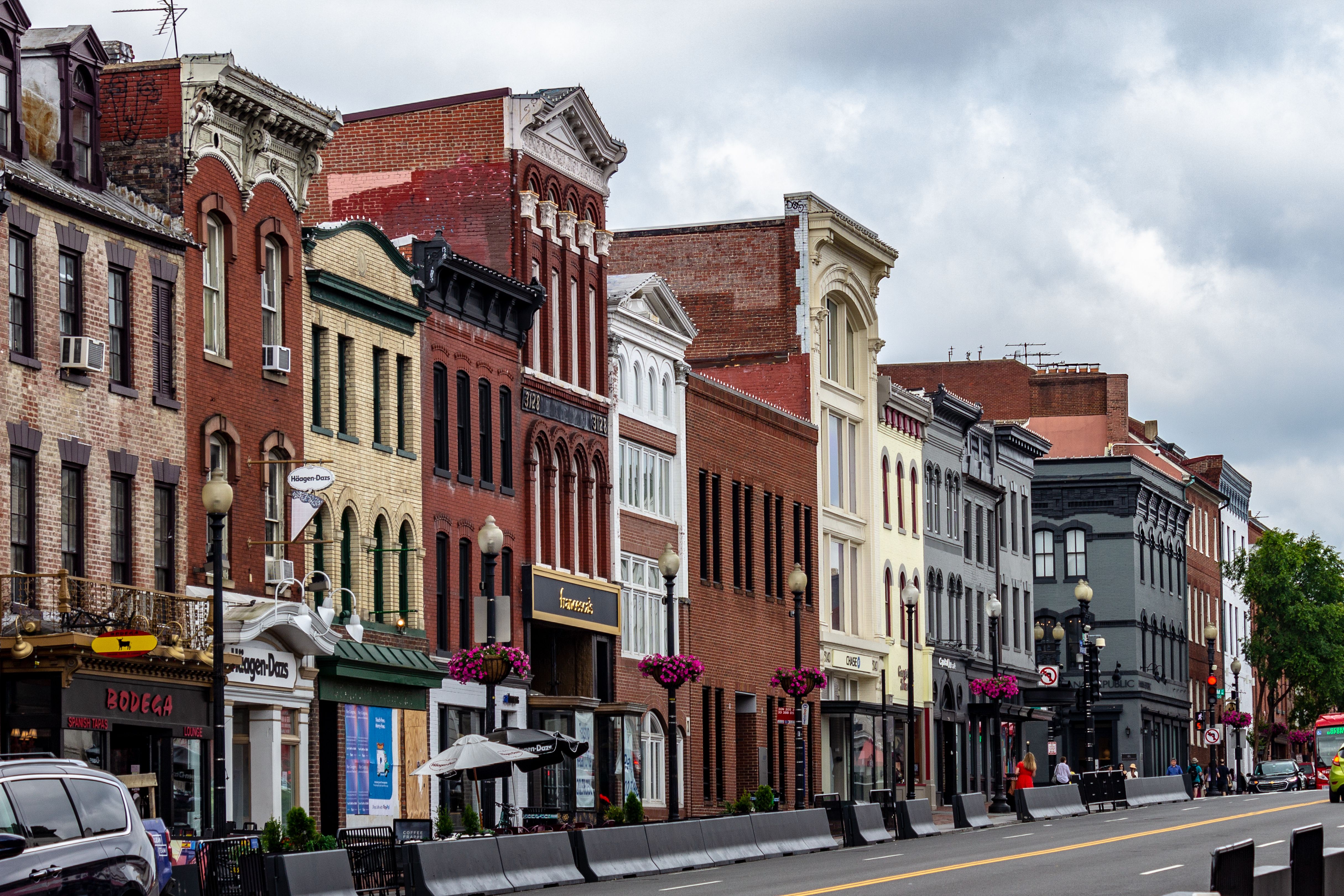 Arlington vs. Alexandria: Which Northern Virginia Market Fits Your Lifestyle in 2026? header image.