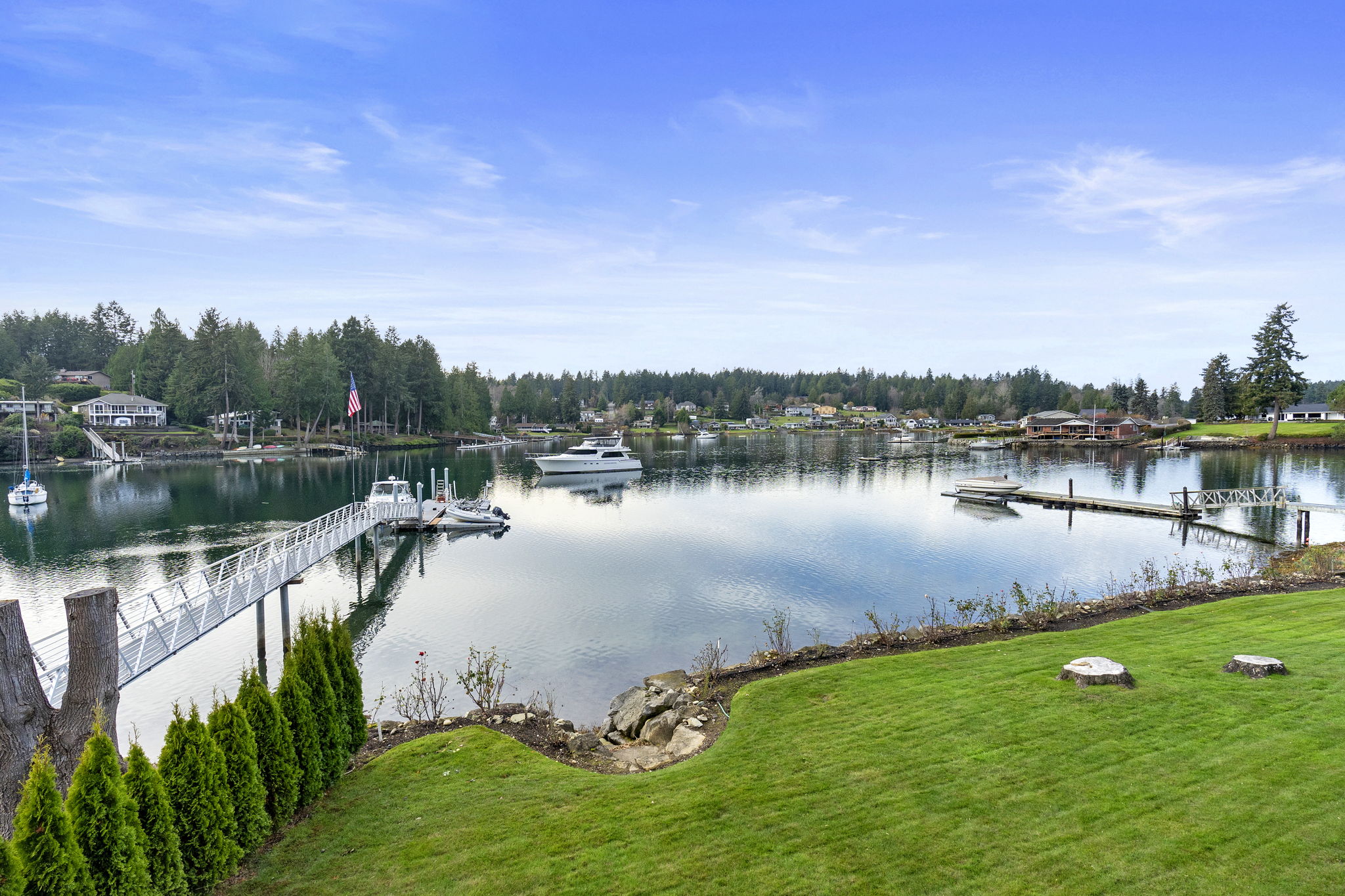 WELCOME TO WOLLOCHET BAY header image.