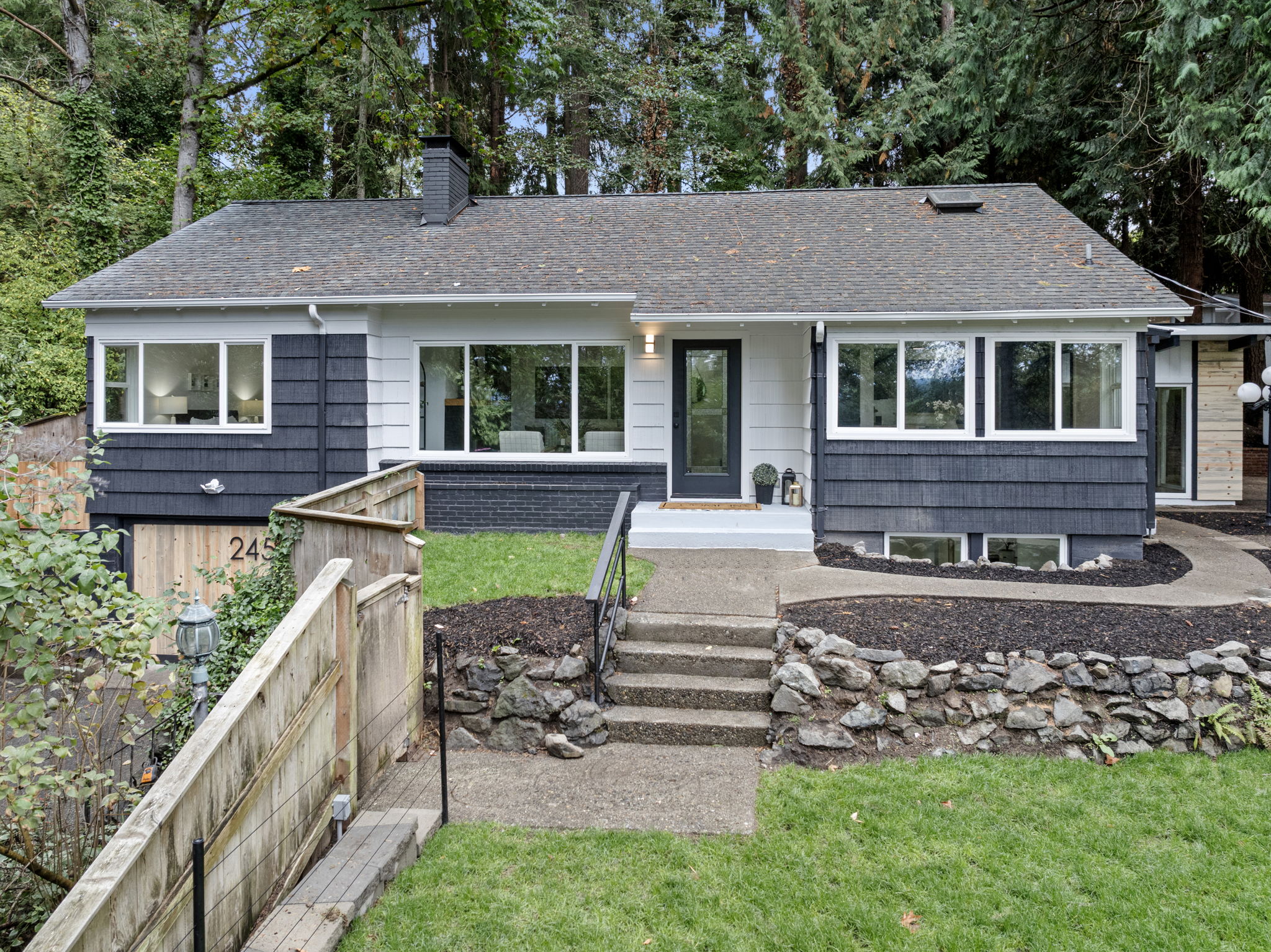 2452 E Phinney Bay Dr, Bremerton, WA 98312 header image.