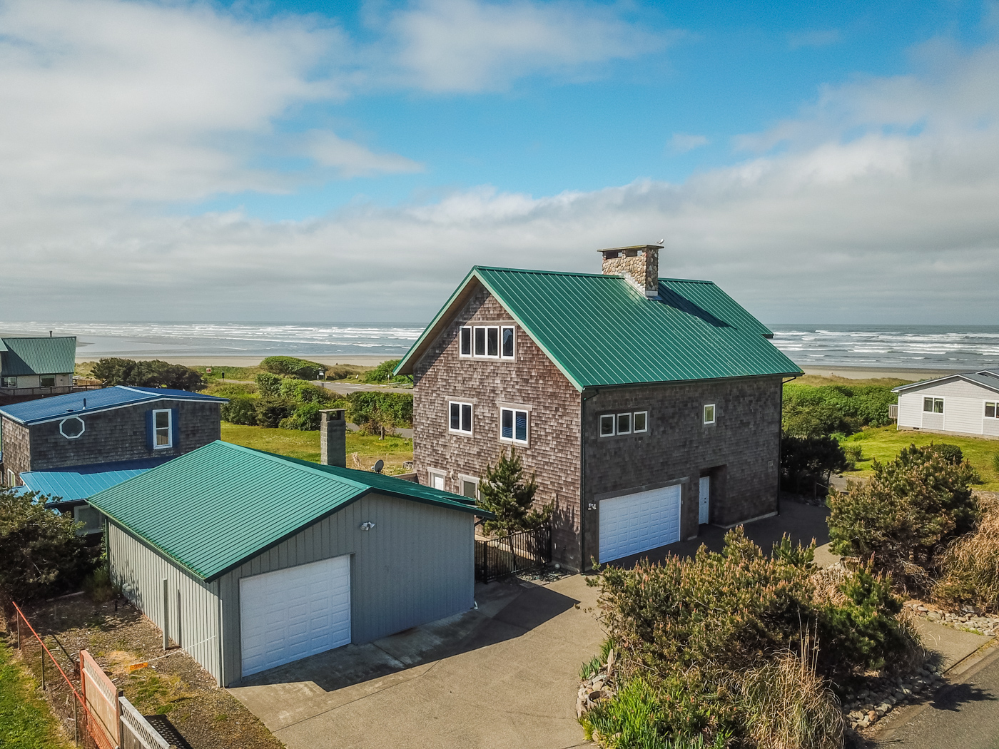 Stunning Coastal Beach Retreat header image.