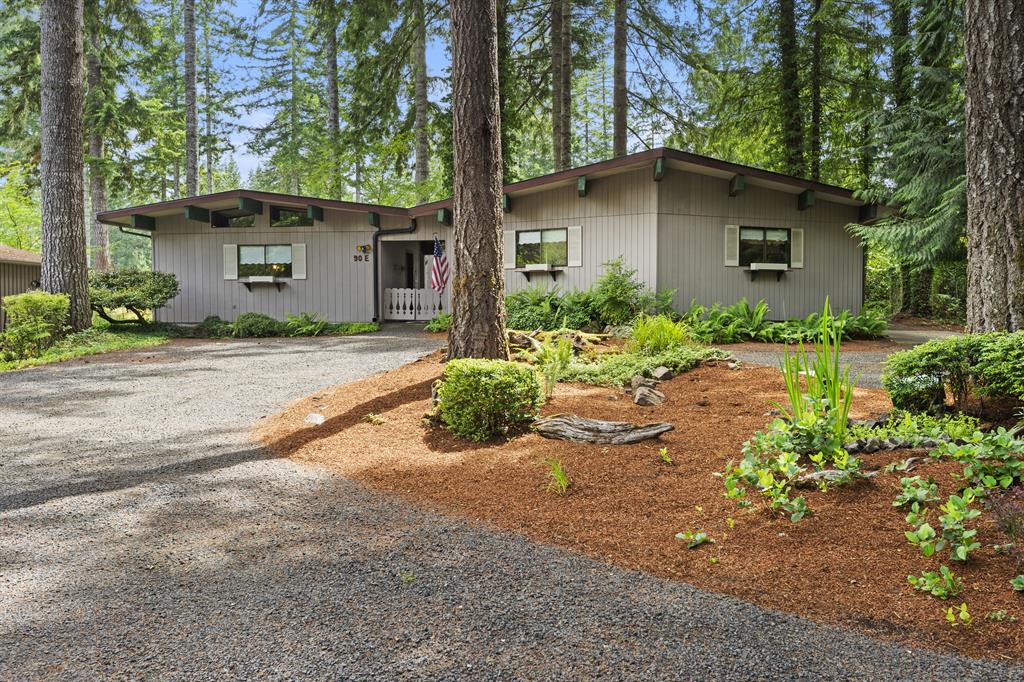 WELCOME TO ALDERBROOK header image.