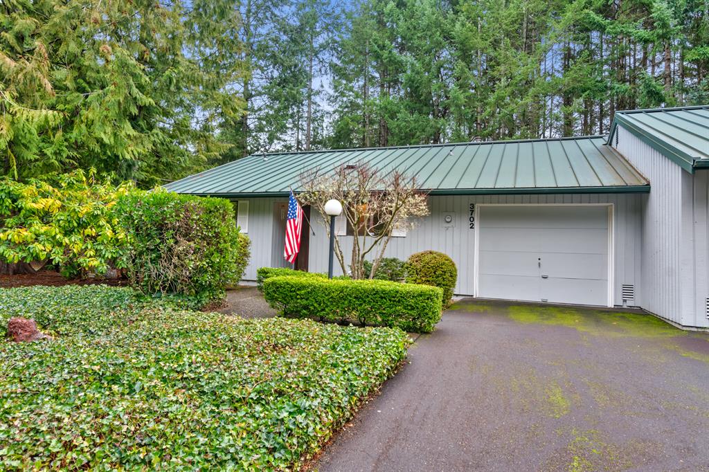 Condo in Gig Harbor's Harborcrest Community header image.