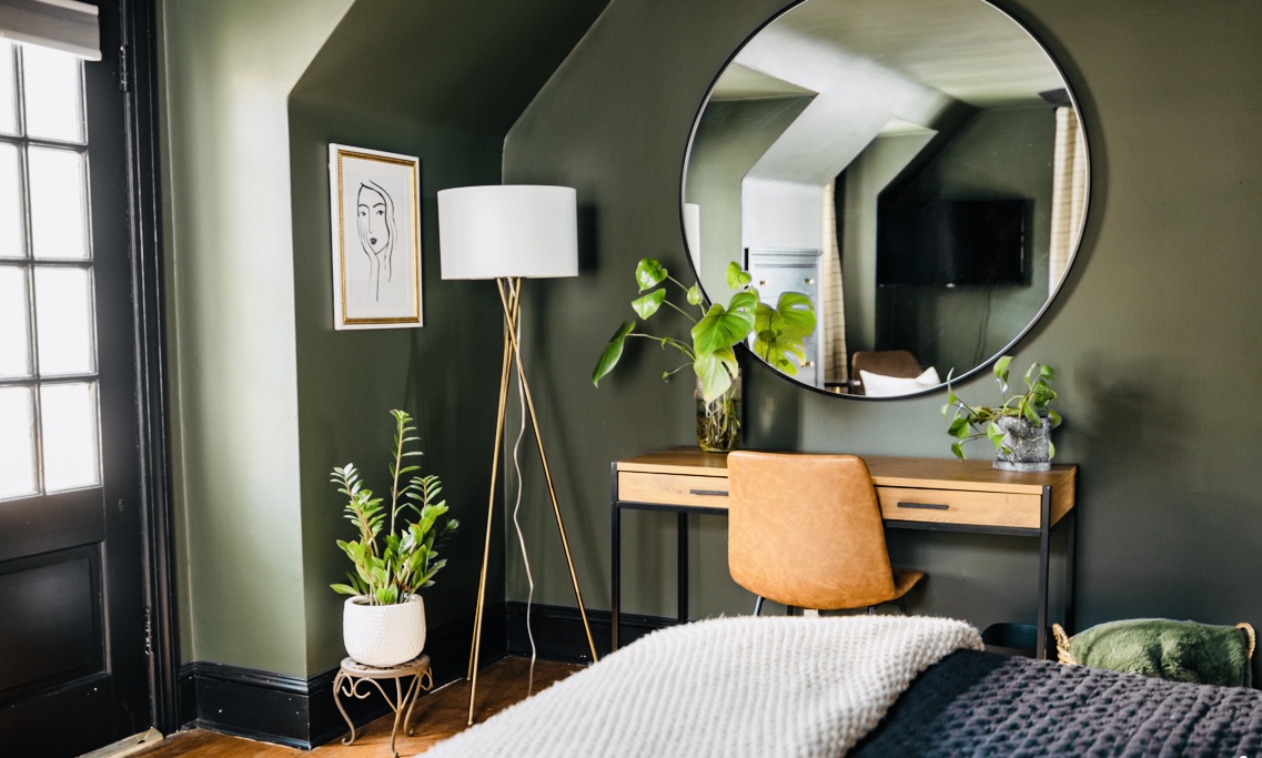 A Hidden Gem Secret While Staging Your Home to Sell - HOUSE PLANTS! header image.