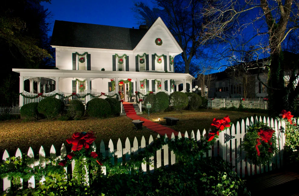 10 Tips for Selling Your Home During the Holidays header image.