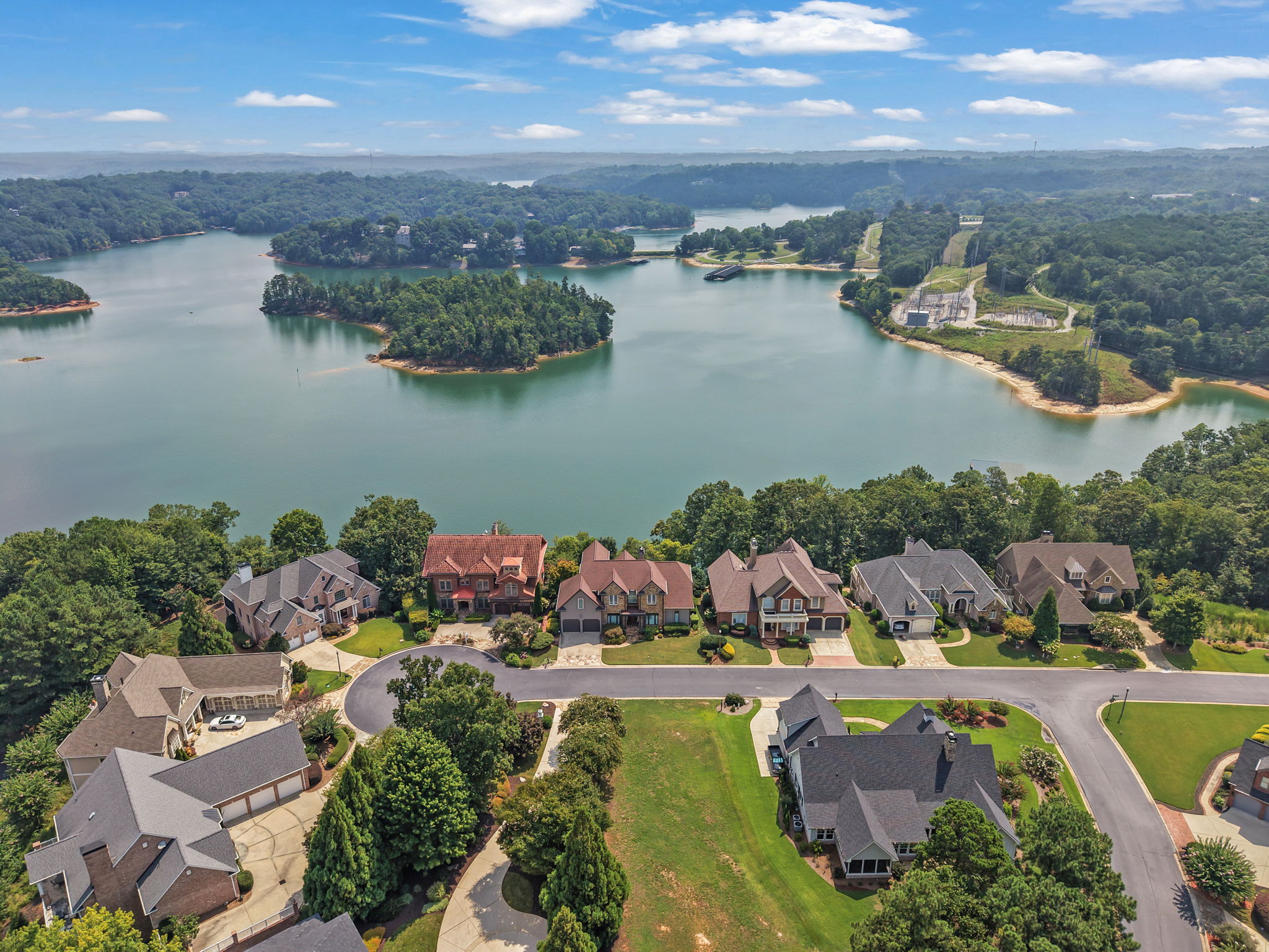 Lake Lanier waterfront lot for sale in Gainesville, Georgia