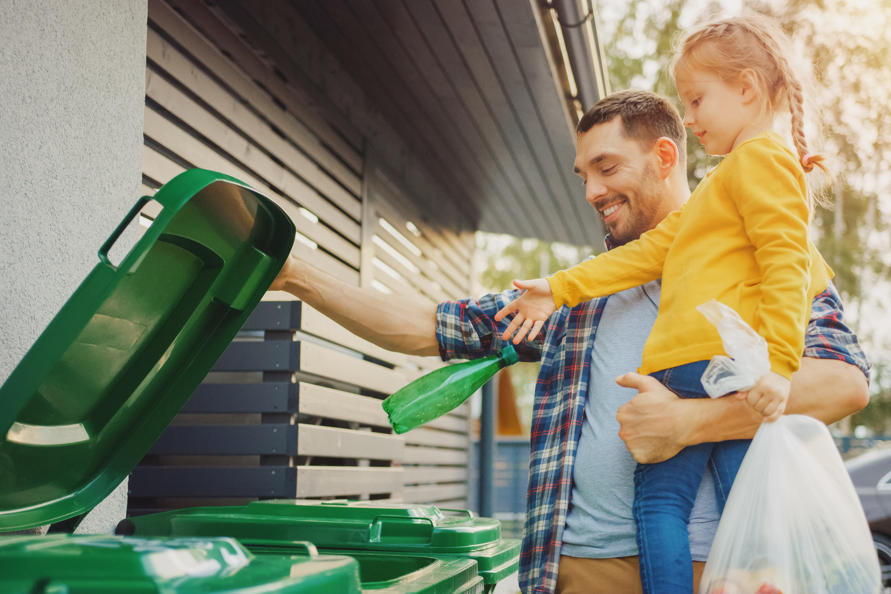 Ultimate Guide to Recycling in Vancouver header image.