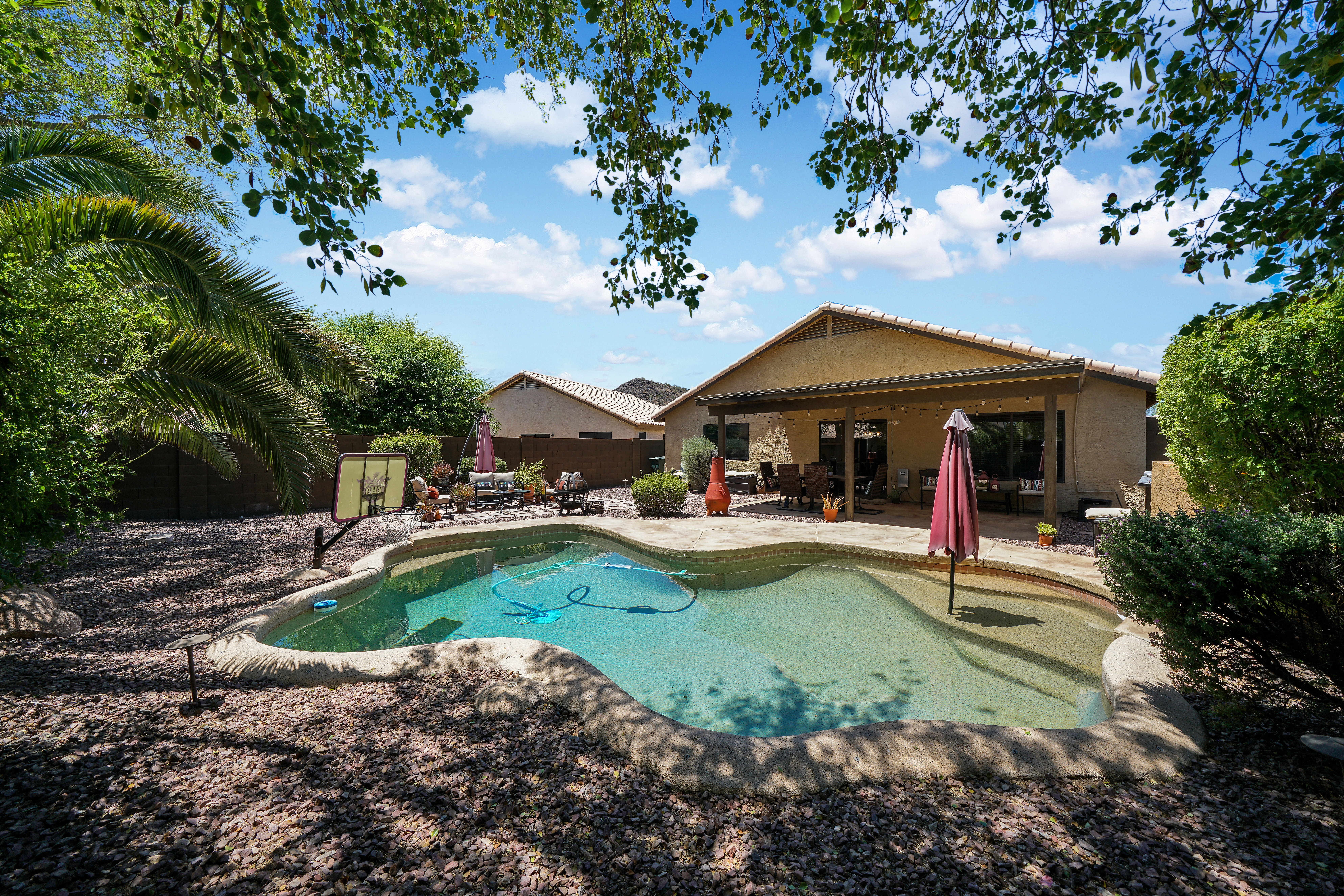 OPEN HOUSE For NEW LISTING: 3 Bed 2 Bath Open Floorplan Home w/ Pool In Mountaingate! header image.