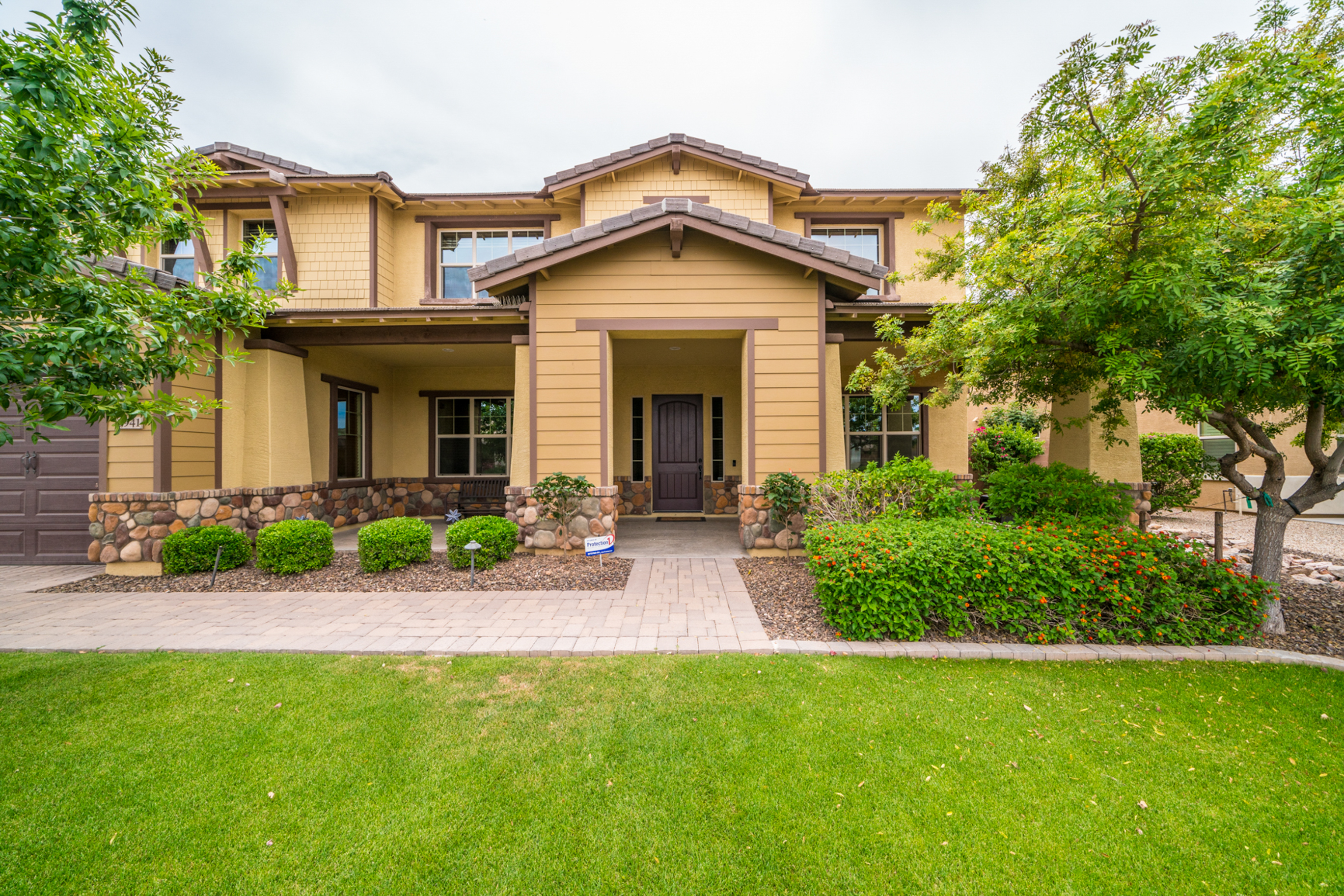 Come Take A Look At The Fun, Clever Floorplan Of This 5 Bed 4.5 Bath Trovita Estates Home w/ Pool! header image.