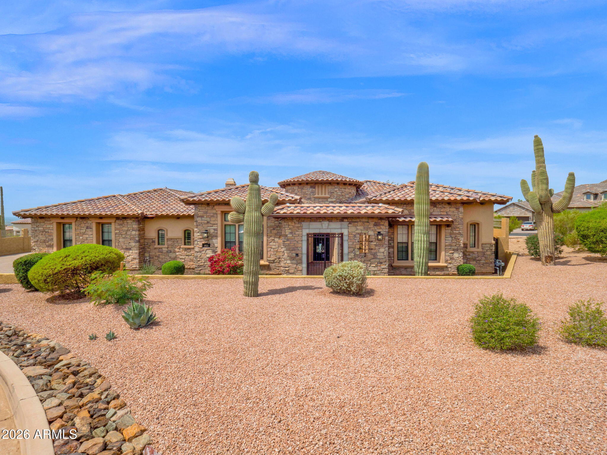 🏡 Resort-Style Luxury Estate with Casita, Mountain Views - 8925 E Rosedale Cir header image.