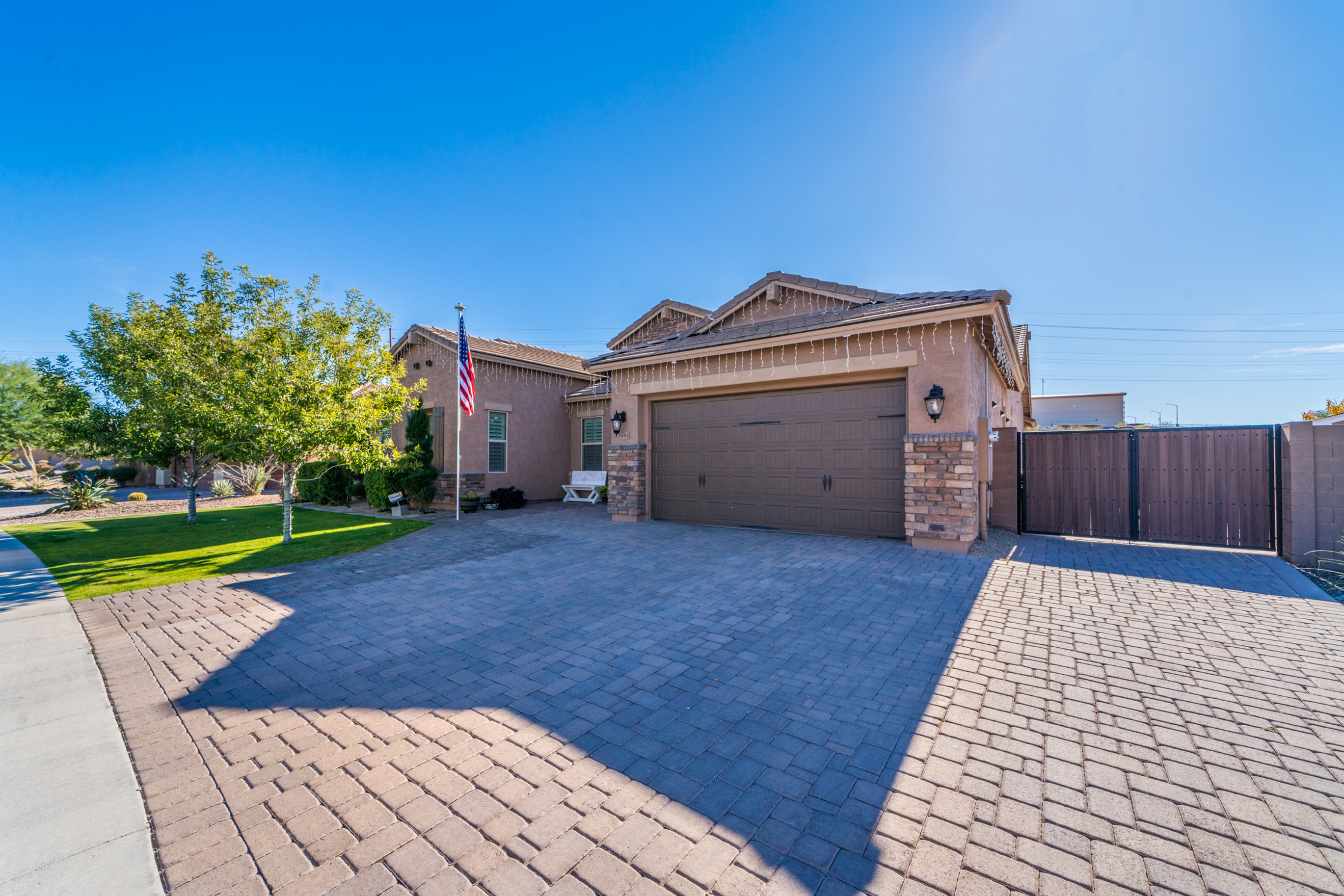 So How Do You Make Model Homes Jealous With One Of The Largest Lots In Lehi Crossing? header image.