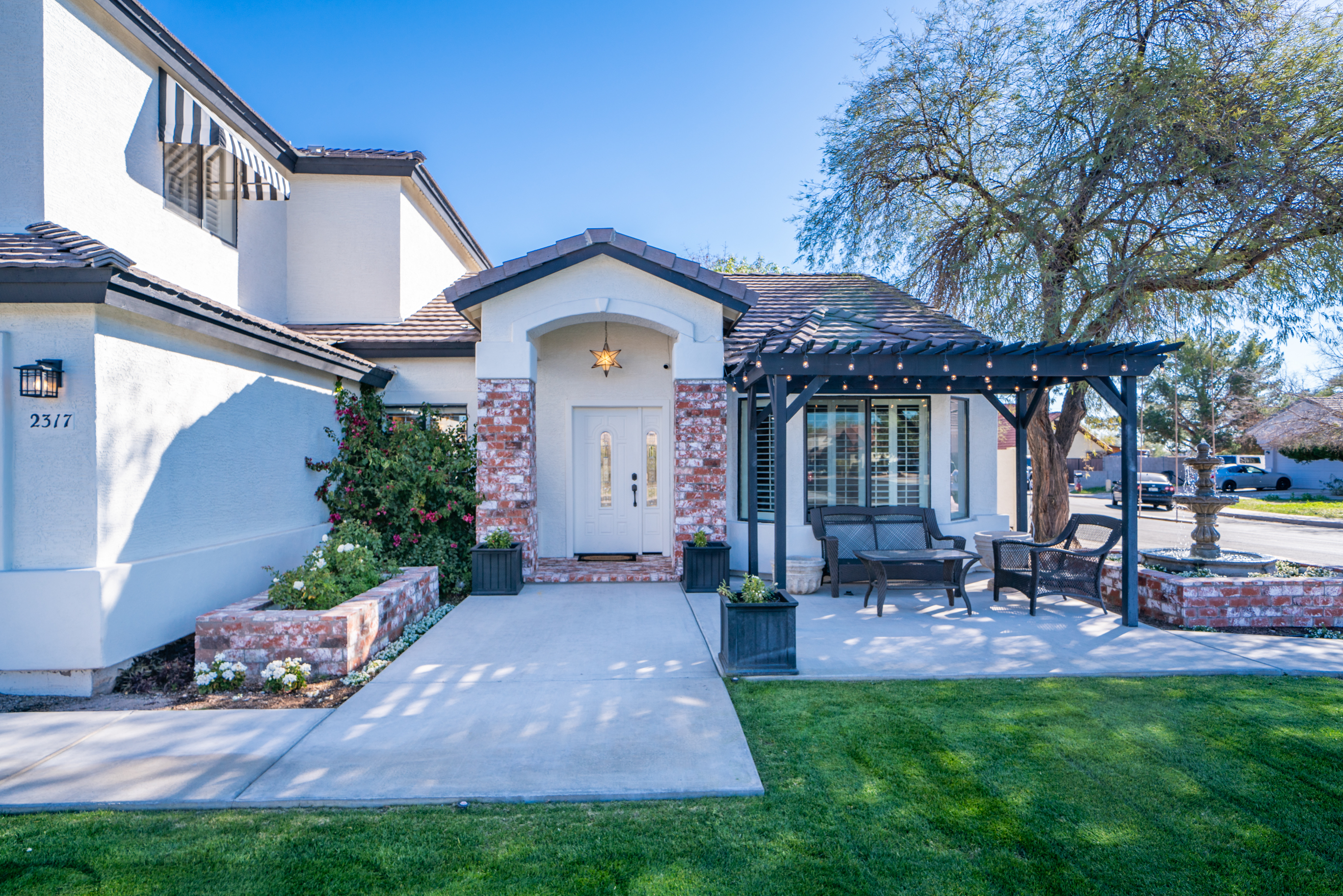 Virtual Tour For Must-See 5 Bed 4.5 Bath 2-Story Remodeled Home w/ Diving Pool! header image.
