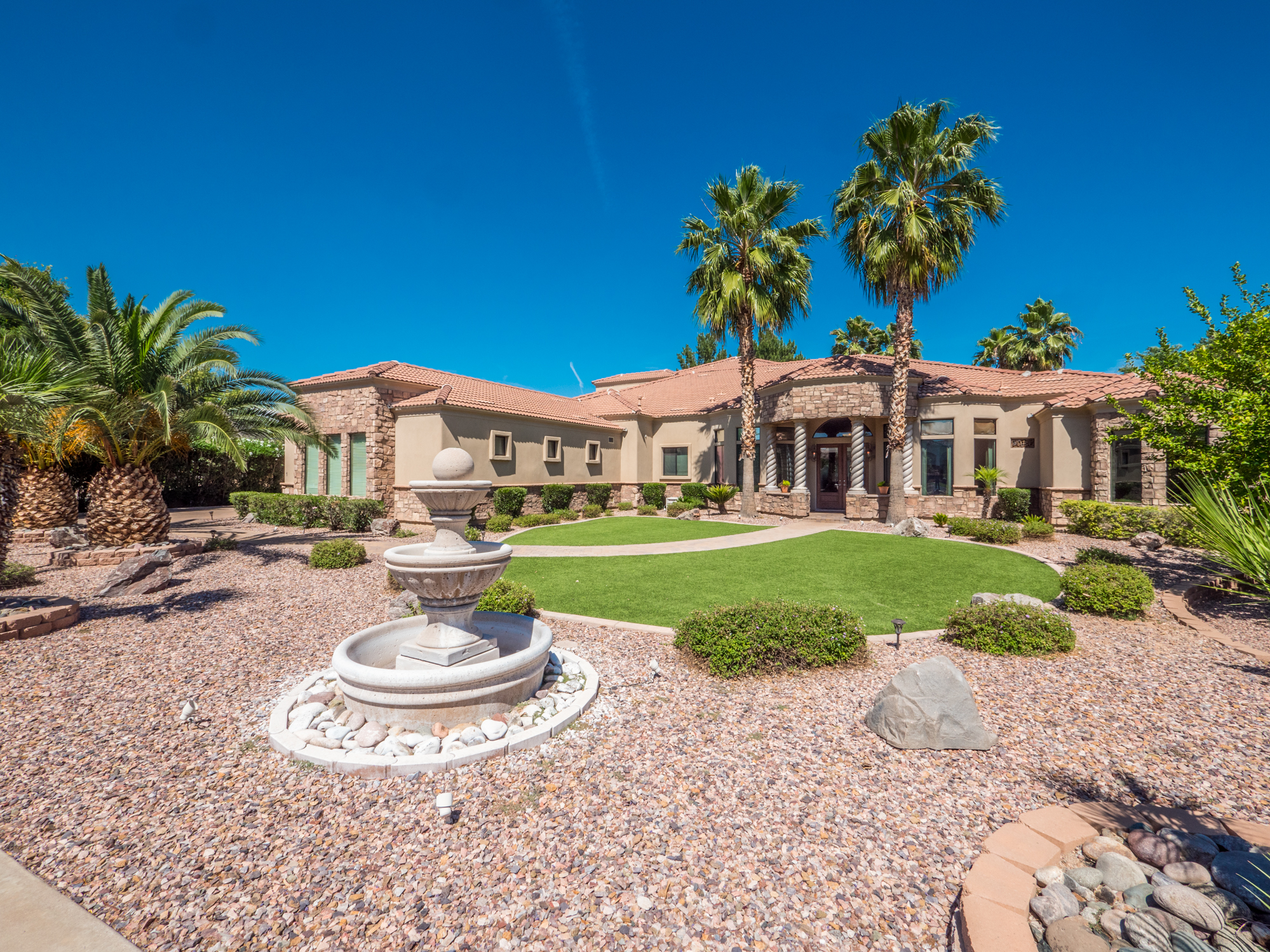 Virtual Tour: 5 Bed 4.5 Bath Mesa AZ Custom Home w/ Pool In Day Springs! header image.